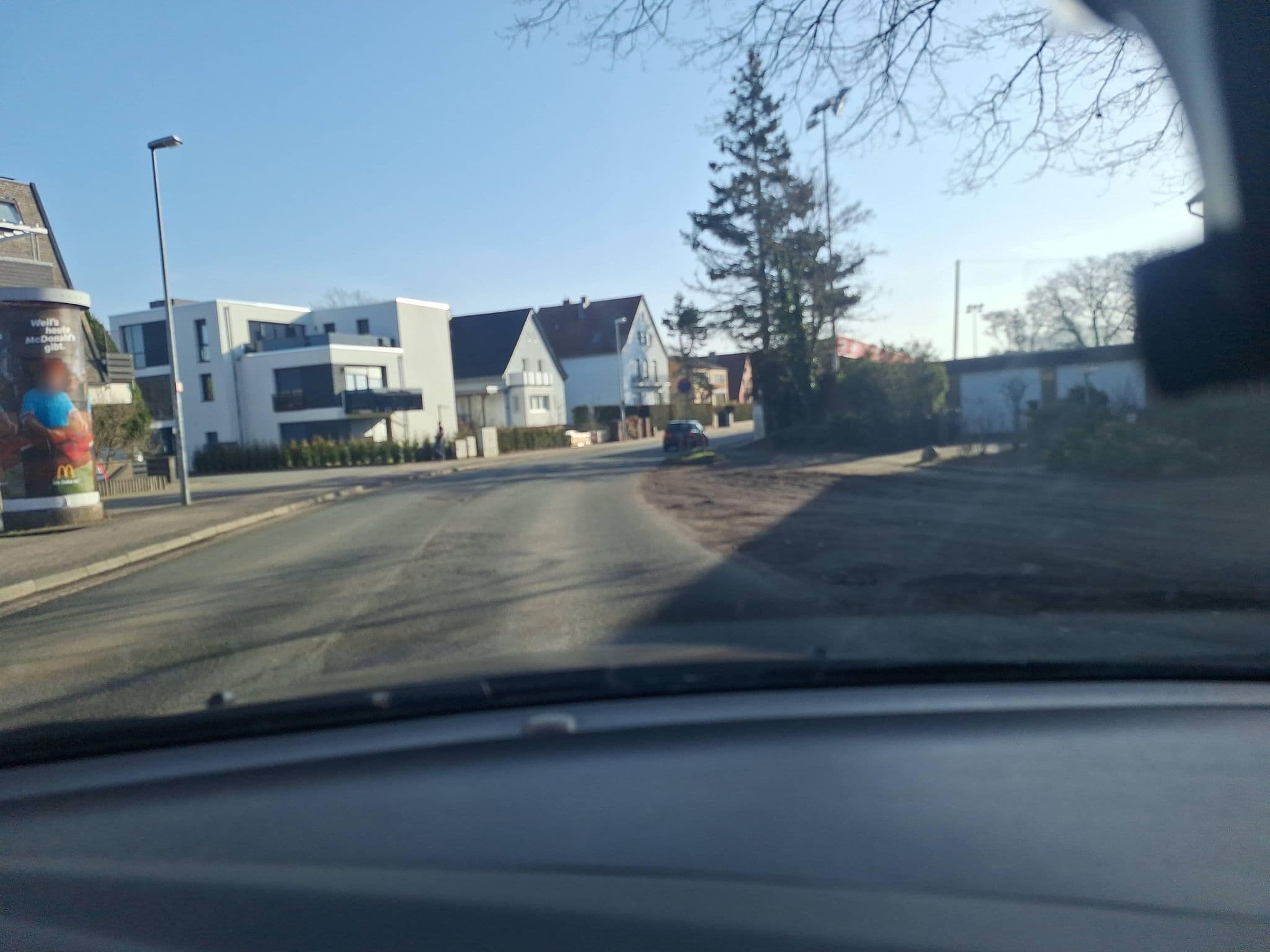 Street view near Holiday Inn Hannover Airport, Garbsen — © Langfahrer (CC BY-SA · Mapillary)