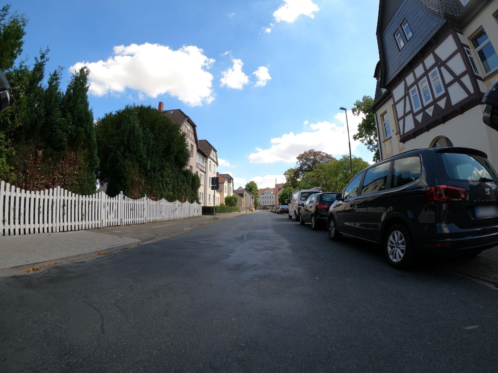 Street view near Messehotel Sarstedt, Sarstedt — © Langfahrer (CC BY-SA · Mapillary)