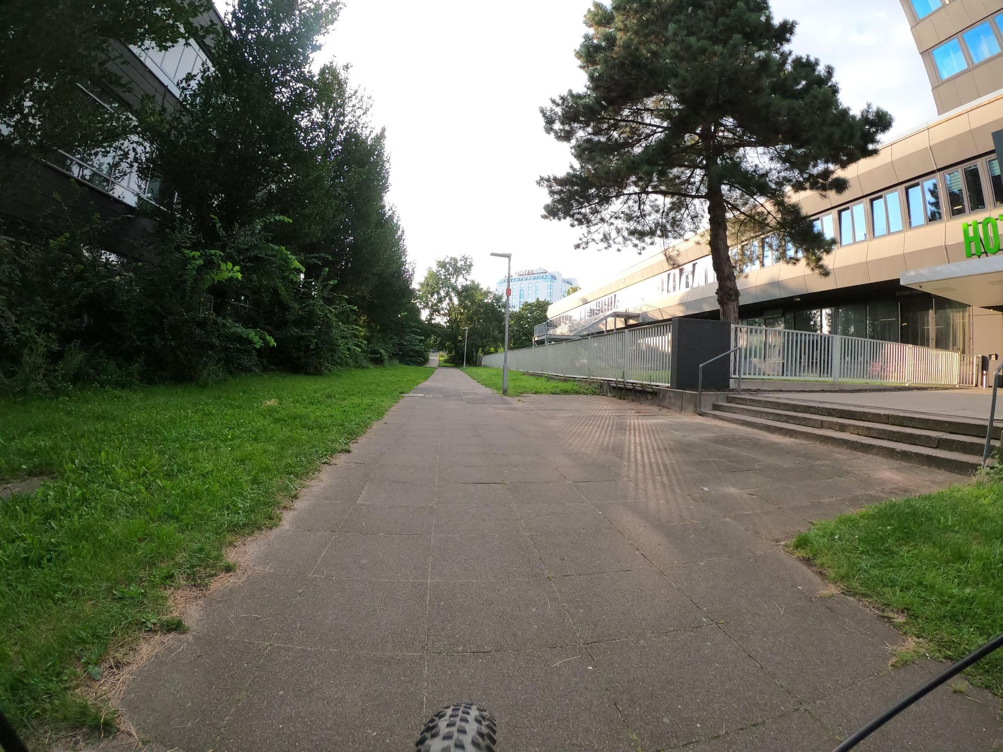 Street view near loftstyle Hotel Hannover, BW Signature Collection, Vahrenheide — © Langfahrer (CC BY-SA · Mapillary)