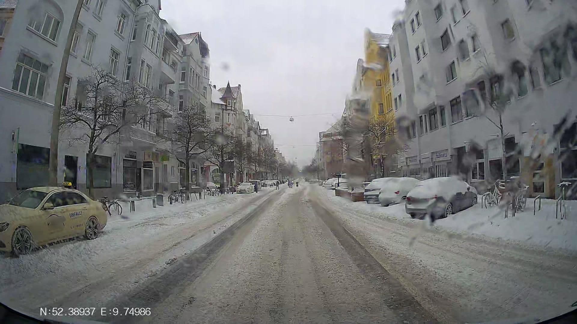 Street view near Avalon Bed & Breakfast Themen/- Nichtraucherhotel, Oststadt — © Hightower- (CC BY-SA · Mapillary)