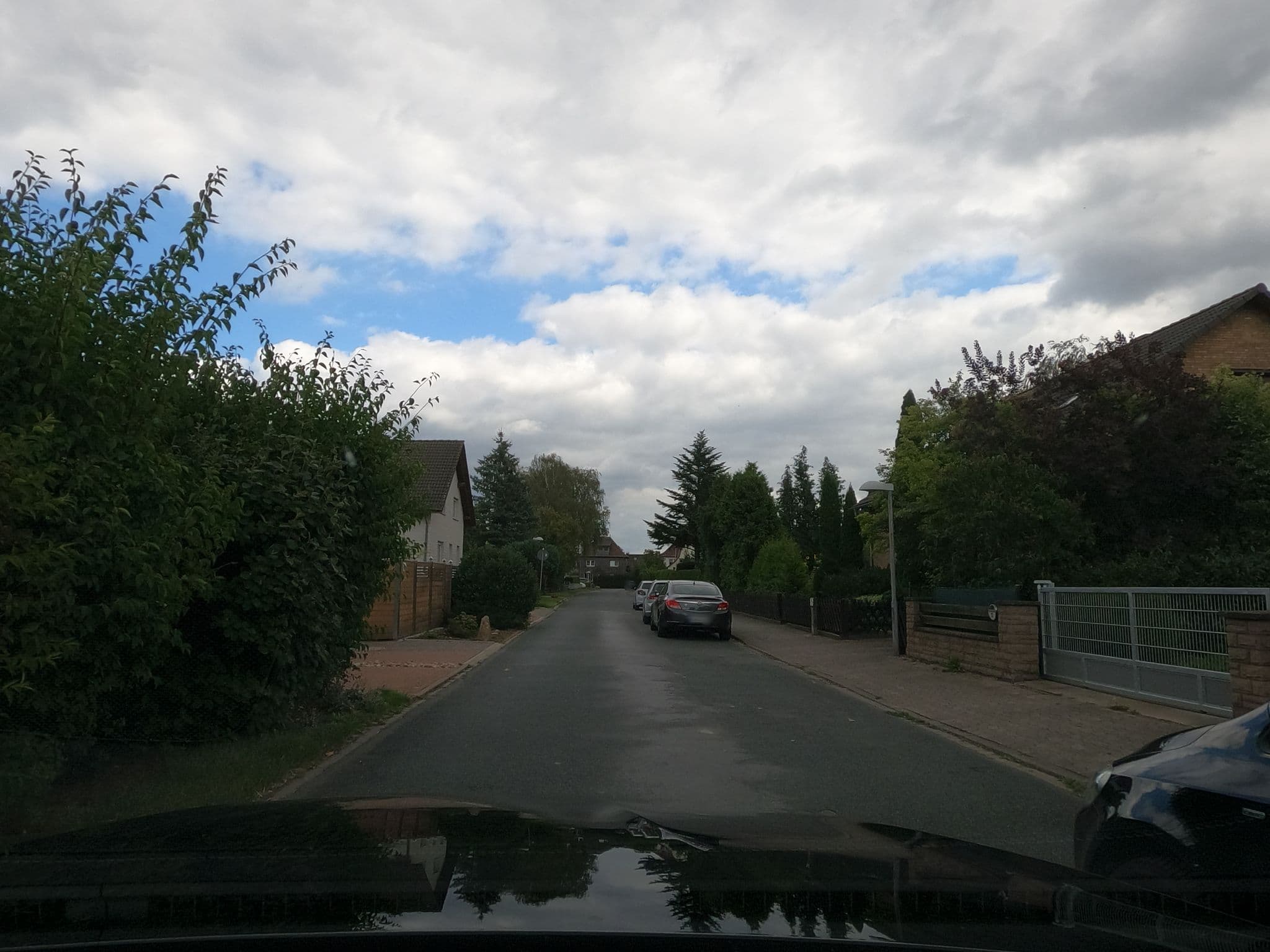Street view near Kluge Pension G, Misburg-Süd — © skjall (CC BY-SA · Mapillary)