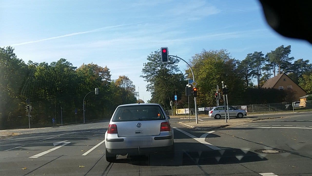 Street view near Hotel & Restaurant Zur Heideblüte, Hambühren — © tian (CC BY-SA · Mapillary)