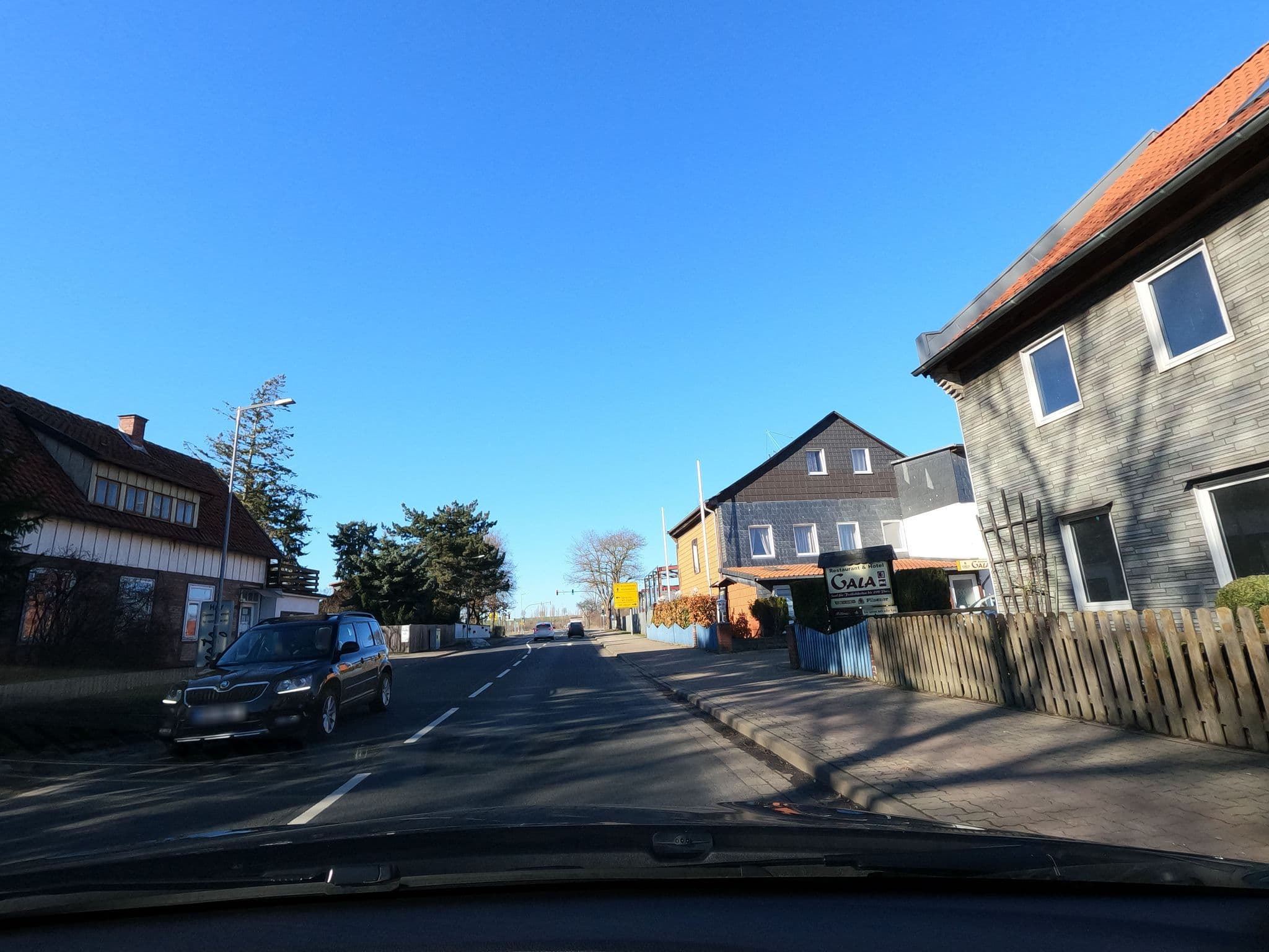 Street view near Hotel - Restaurant Hintze, Wolfenbüttel — © bvblers (CC BY-SA · Mapillary)