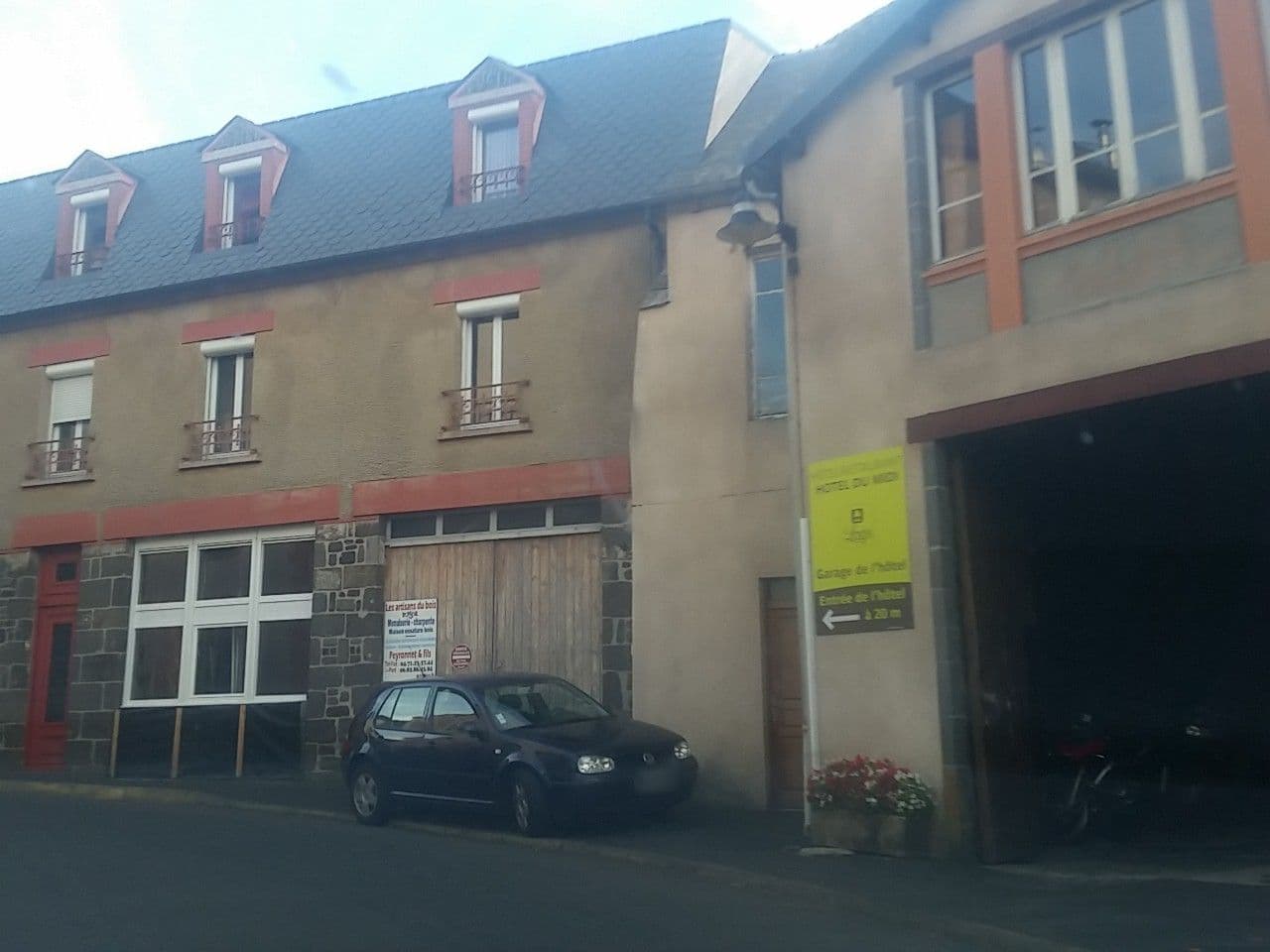 Street view near Hôtel-Restaurant du Midi, Pierrefort — © sdoudet (CC BY-SA · Mapillary)