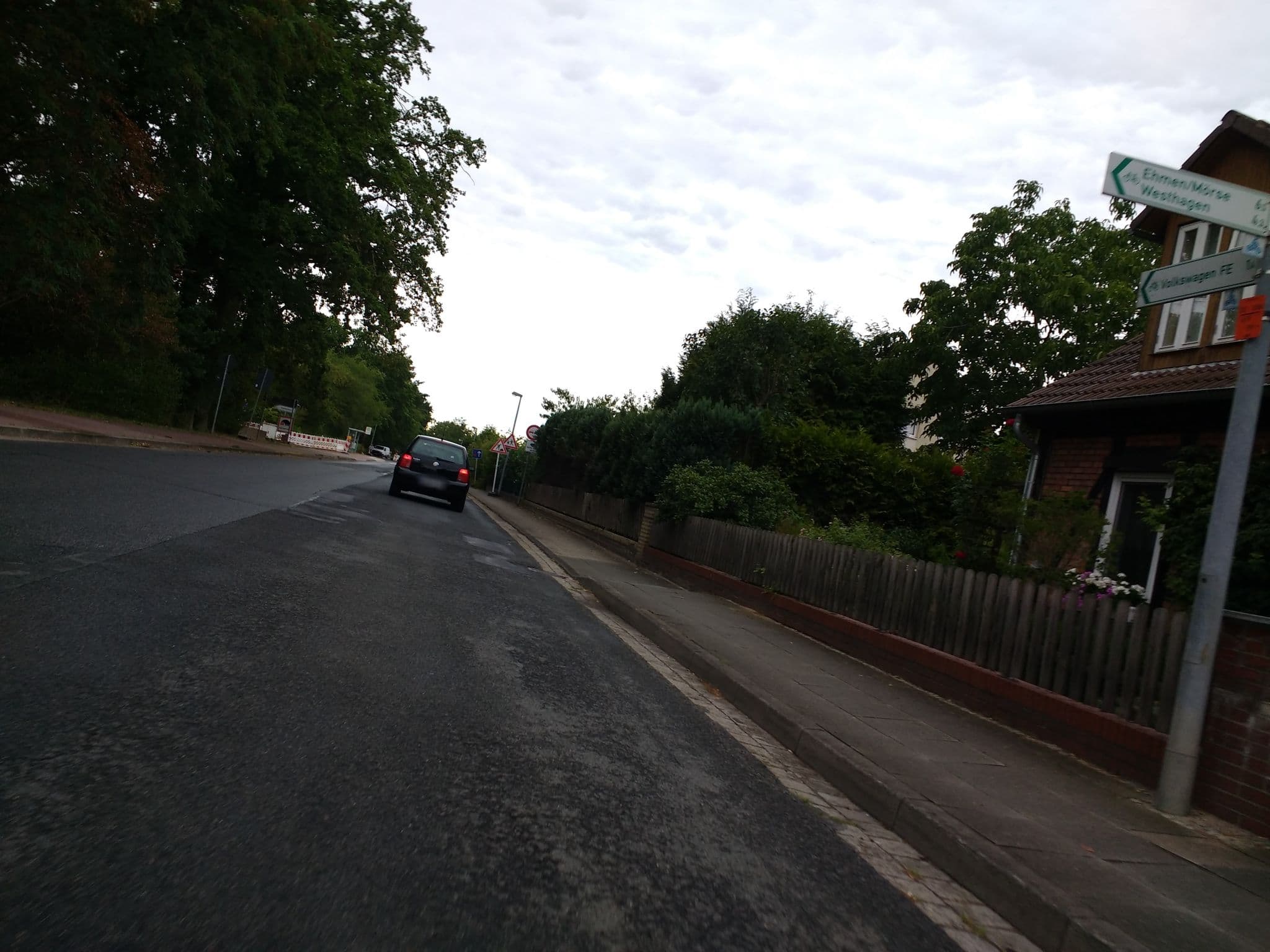 Street view near Hotel Jott wie Jäger, Wolfsburg — © ibanez (CC BY-SA · Mapillary)