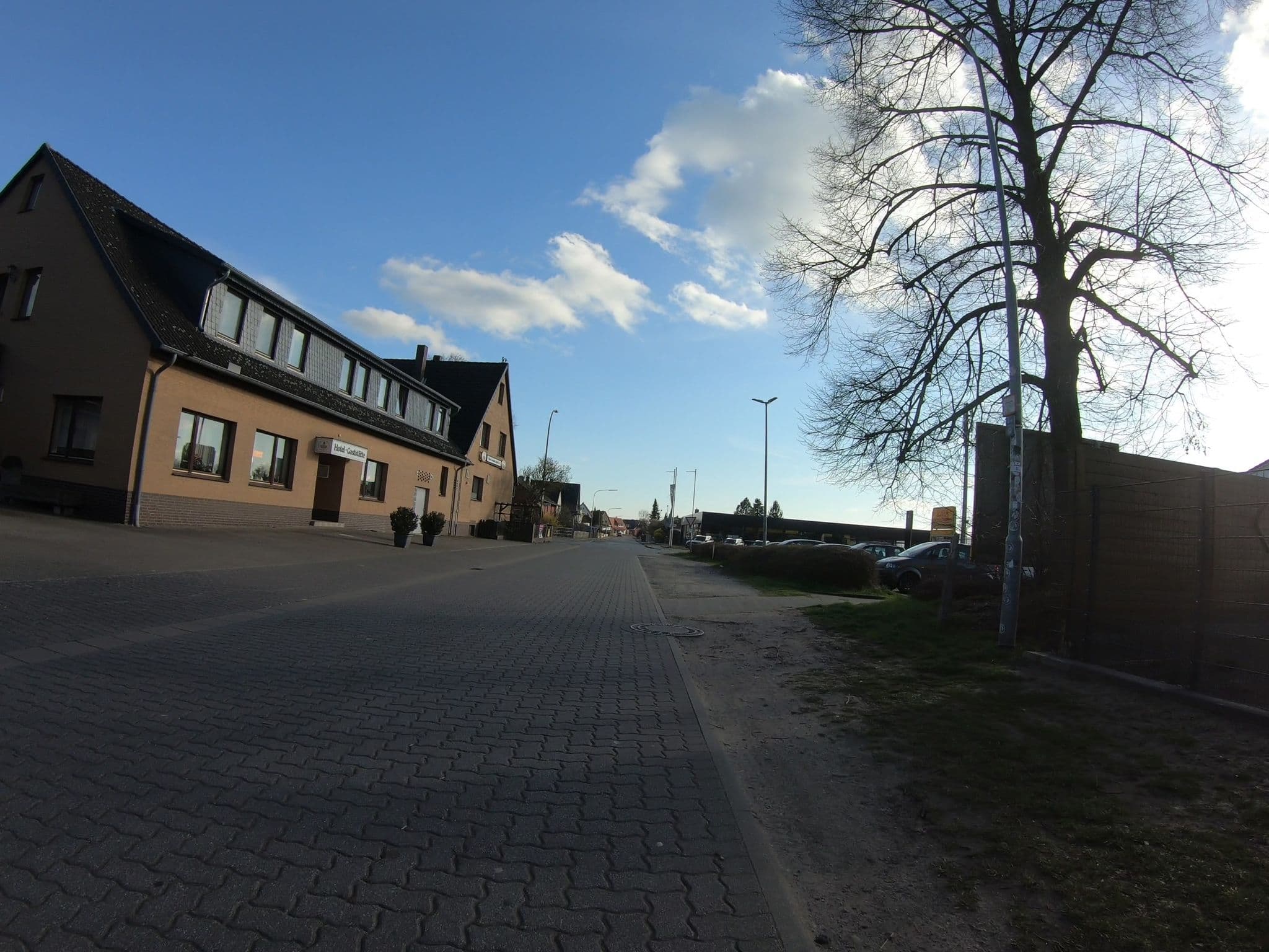 Street view near Hotel Celler Tor, Gifhorn — © m4p1ll4ry (CC BY-SA · Mapillary)