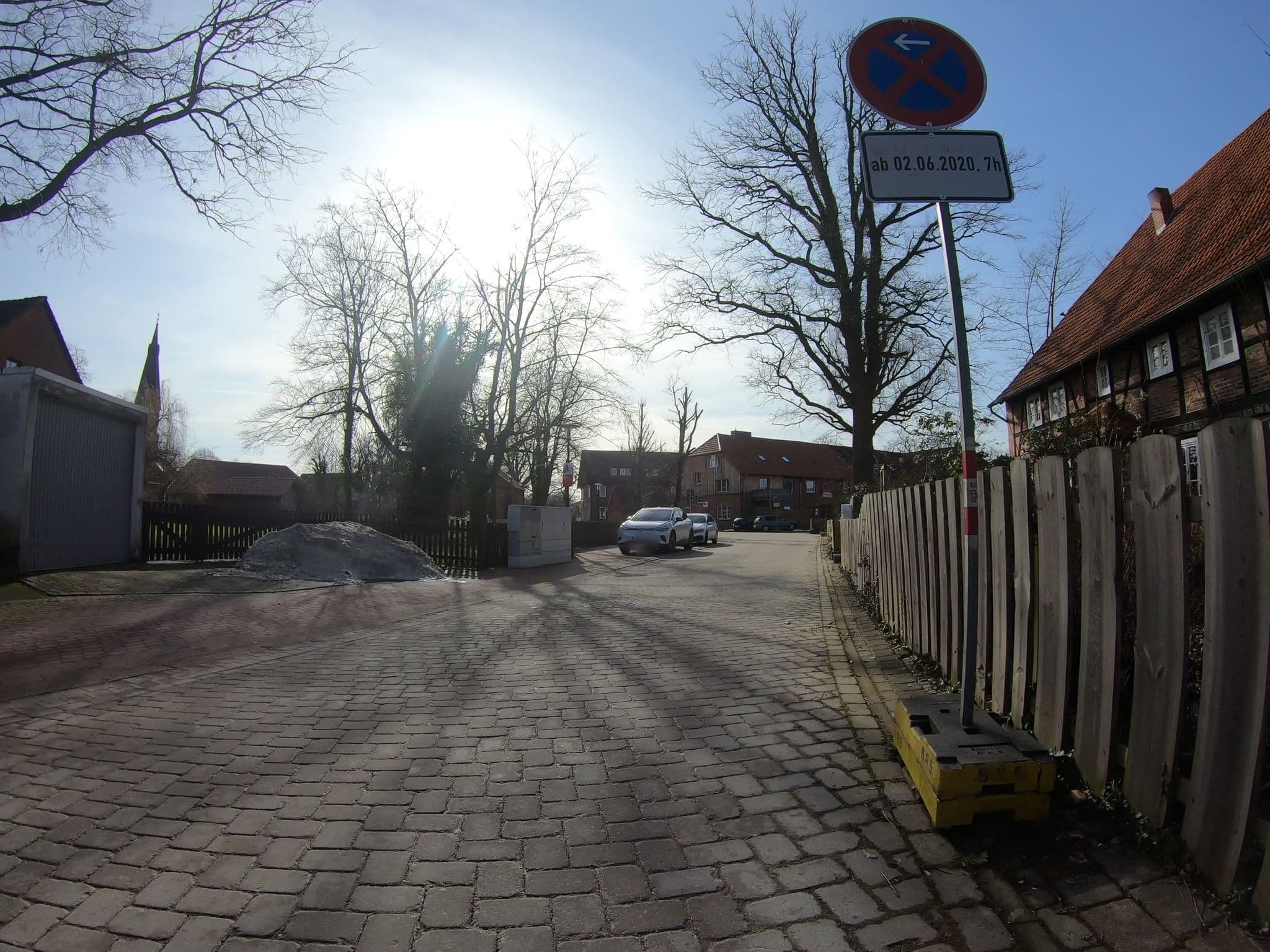 Street view near Meyer's Hofcafe und Pension, Isenbüttel — © m4p1ll4ry (CC BY-SA · Mapillary)