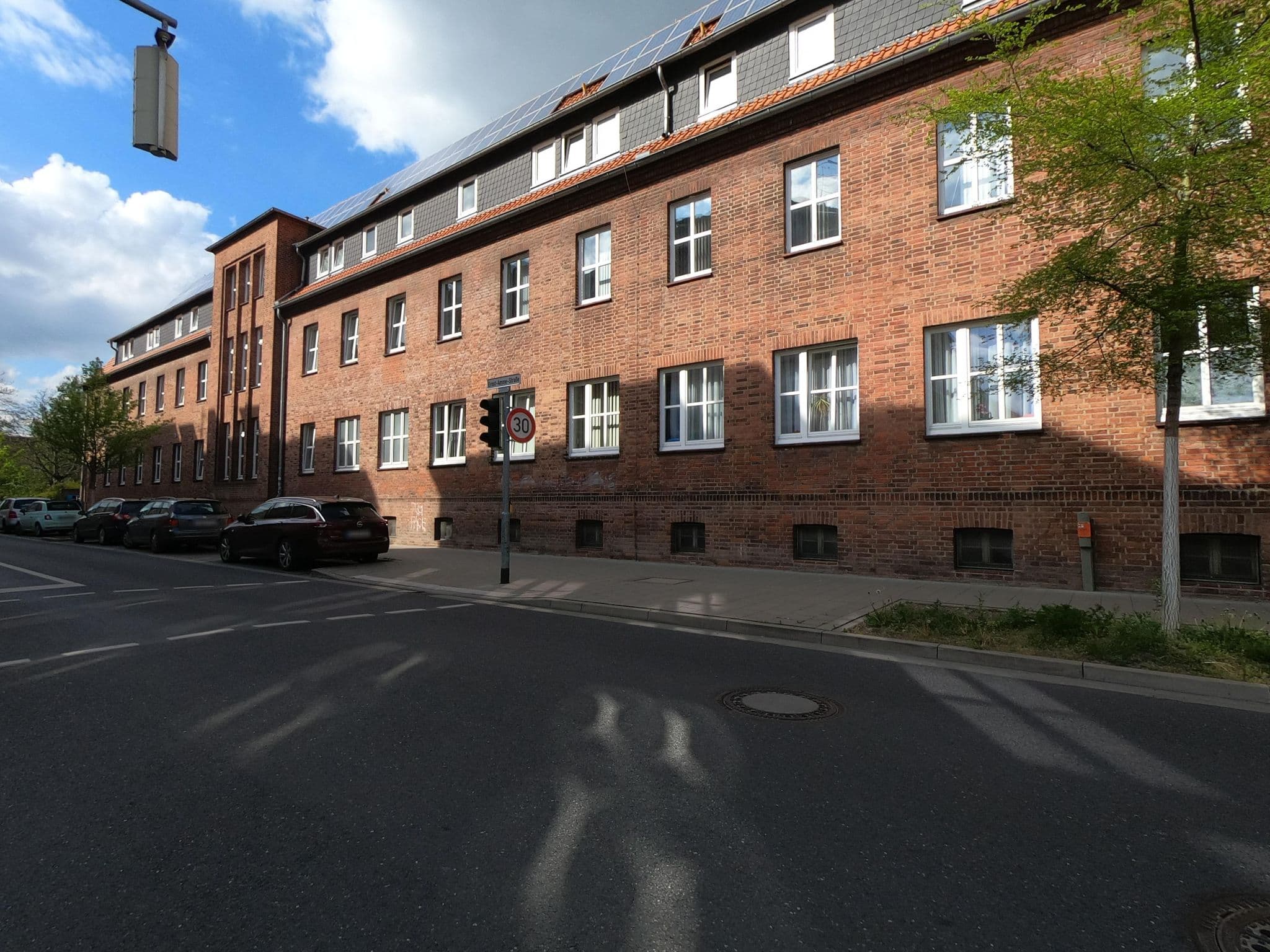 Street view near Wohngemeinschaft, Petritor - Nord — © u14183 (CC BY-SA · Mapillary)