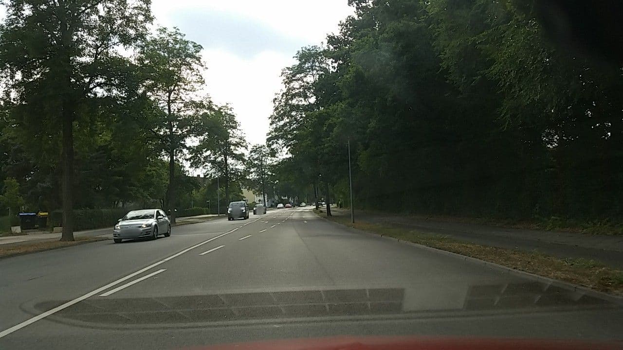 Street view near Hotel Micha's Hotelbetriebe, Wolfsburg — © tian (CC BY-SA · Mapillary)