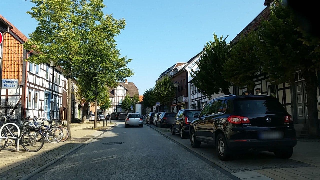 Street view near Hotel Pumpengasse, Wolfsburg — © tian (CC BY-SA · Mapillary)