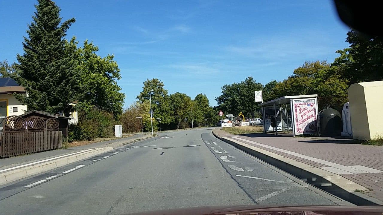 Street view near Gästezimmer Kreuzheide, Wolfsburg — © tian (CC BY-SA · Mapillary)