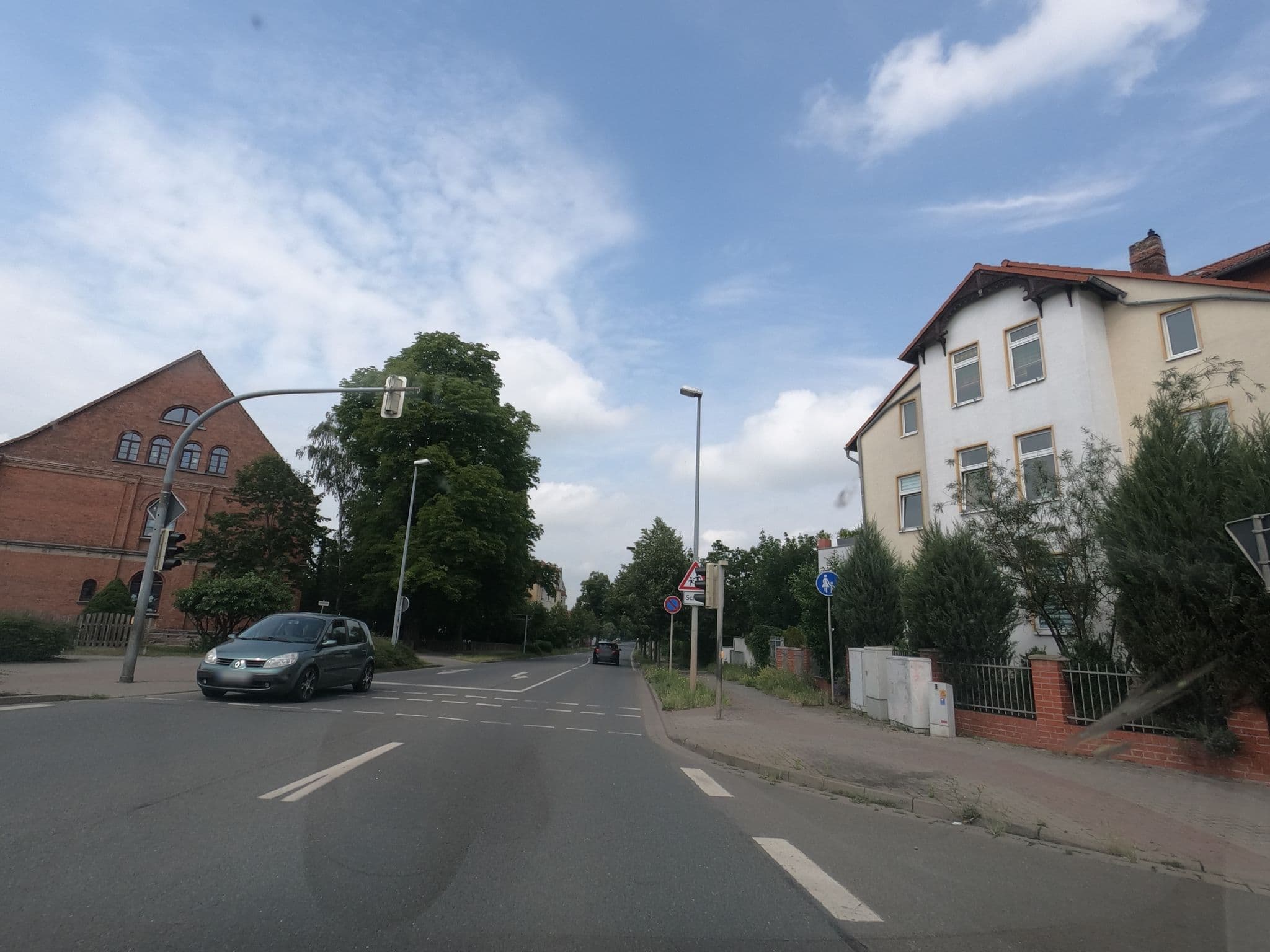 Street view near Ferienwohnung Grüne Galerie, Halberstadt — © u14183 (CC BY-SA · Mapillary)