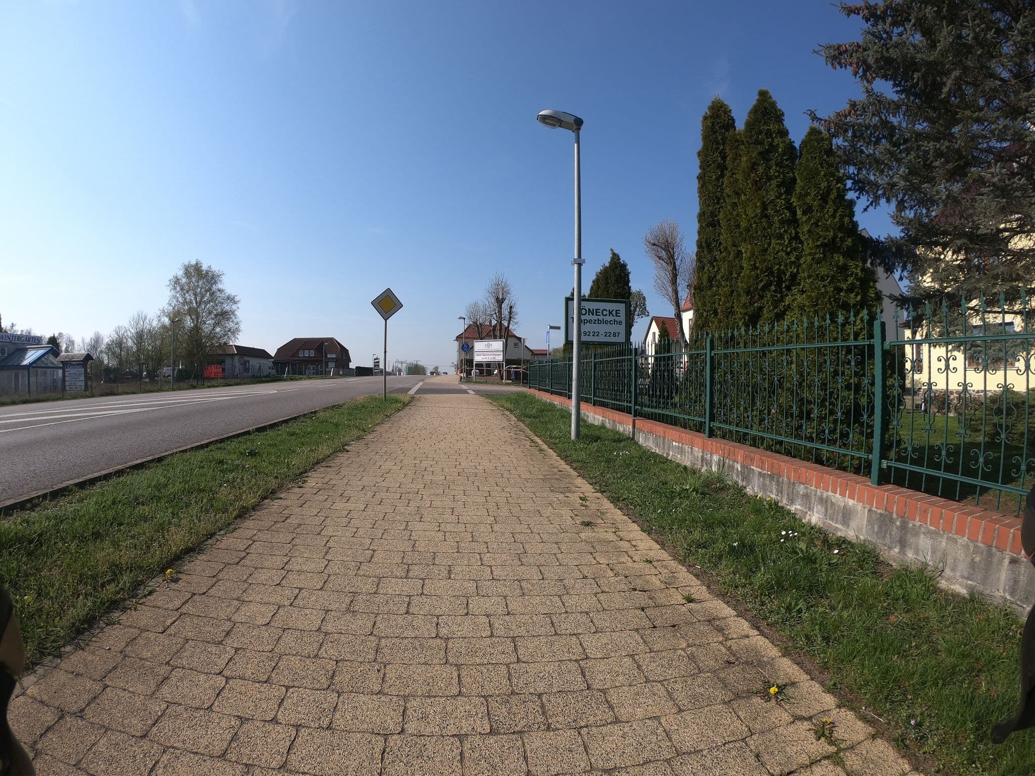 Street view near Hotel Restaurant Biesengrund Christin Ludwig, Möser — © tobiaso (CC BY-SA · Mapillary)