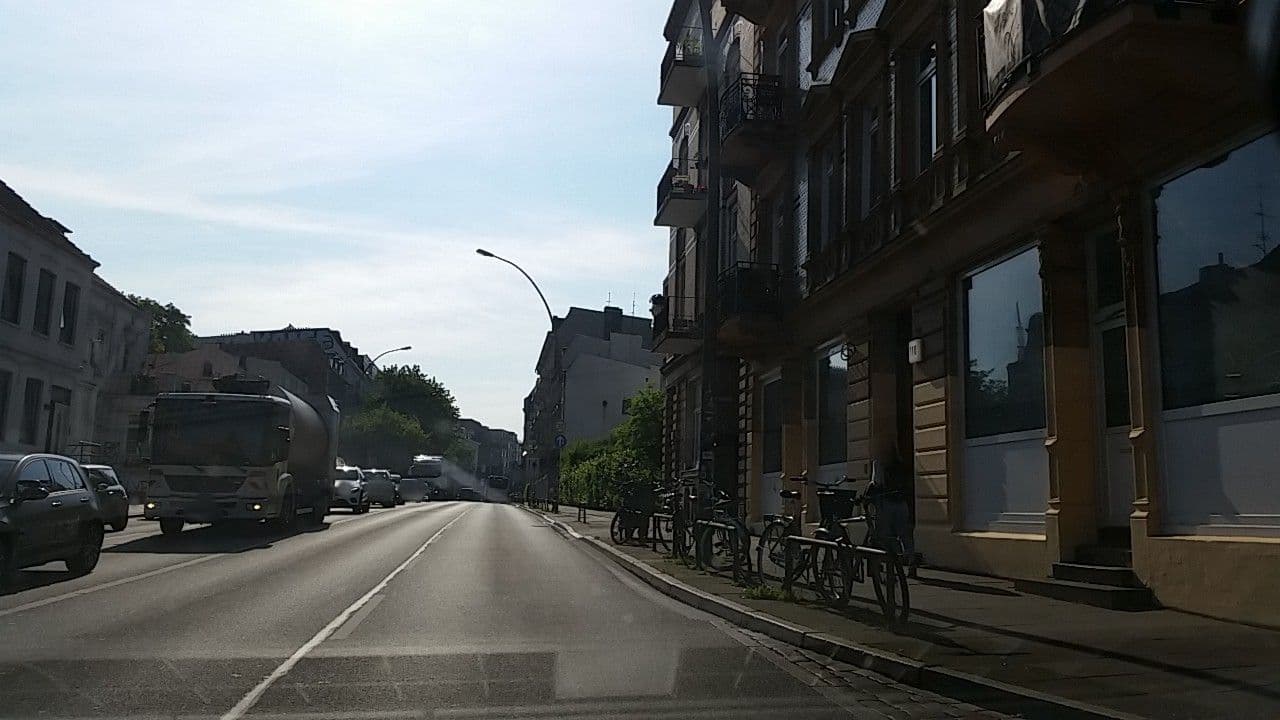 Street view near Bedpark, Sternschanze — © tian (CC BY-SA · Mapillary)