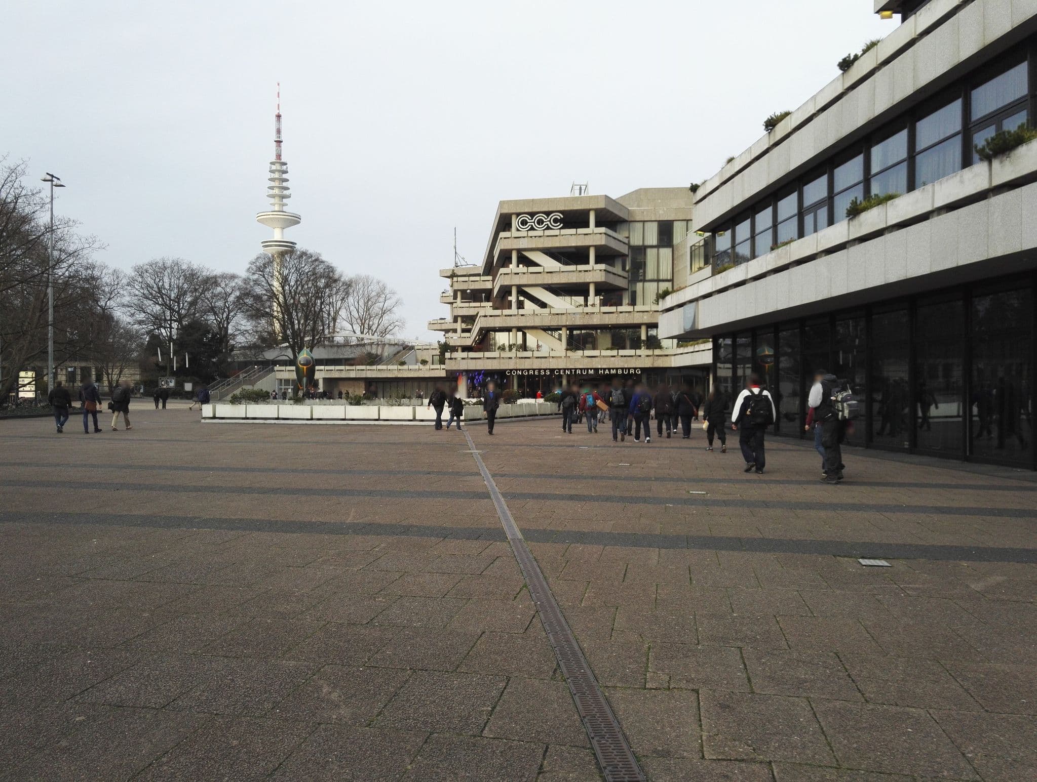 Street view near Azure Hamburg GmbH, Rotherbaum — © aceini (CC BY-SA · Mapillary)