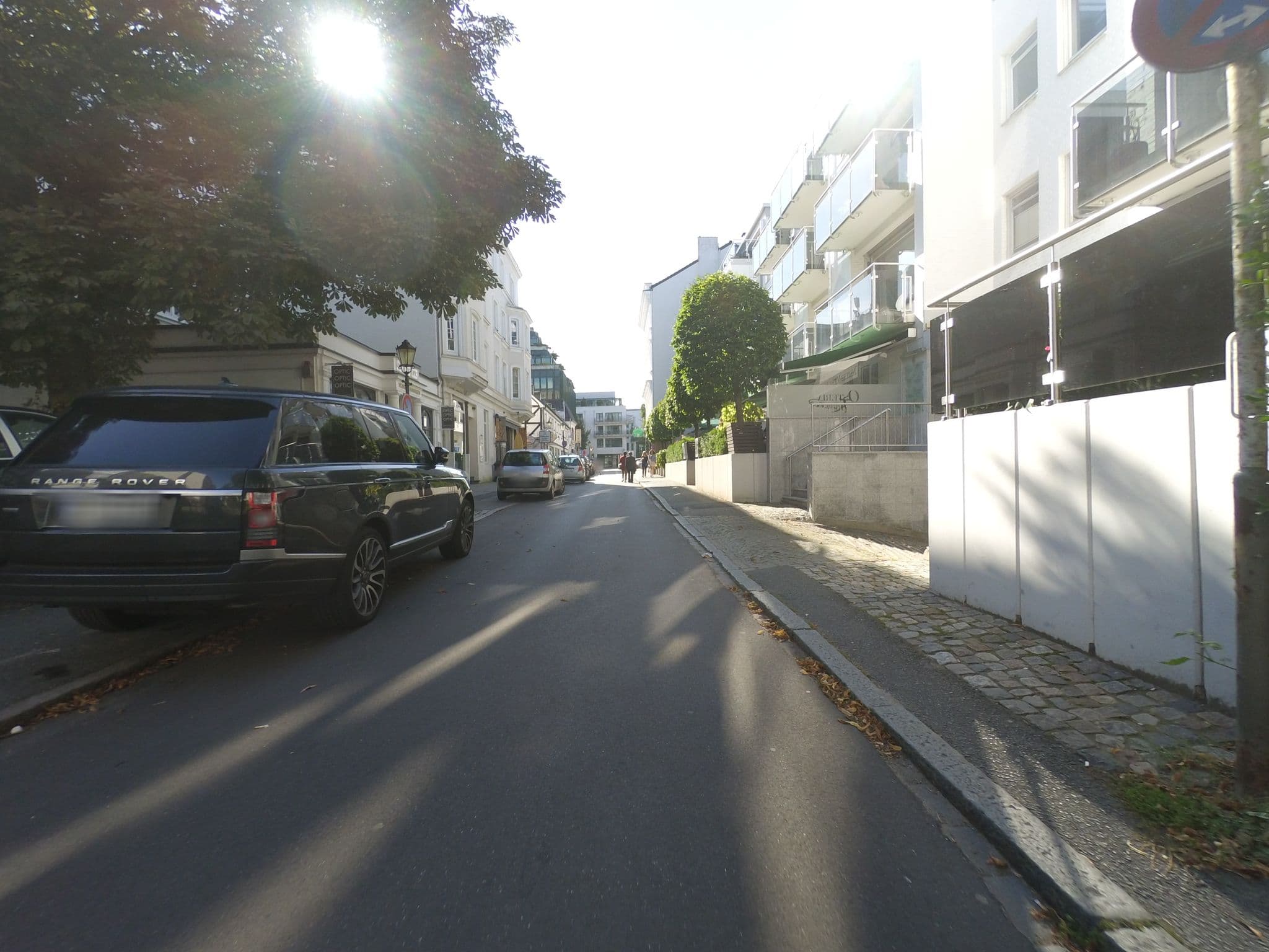Street view near Am Alsterpark 1, Harvestehude — © mjay (CC BY-SA · Mapillary)