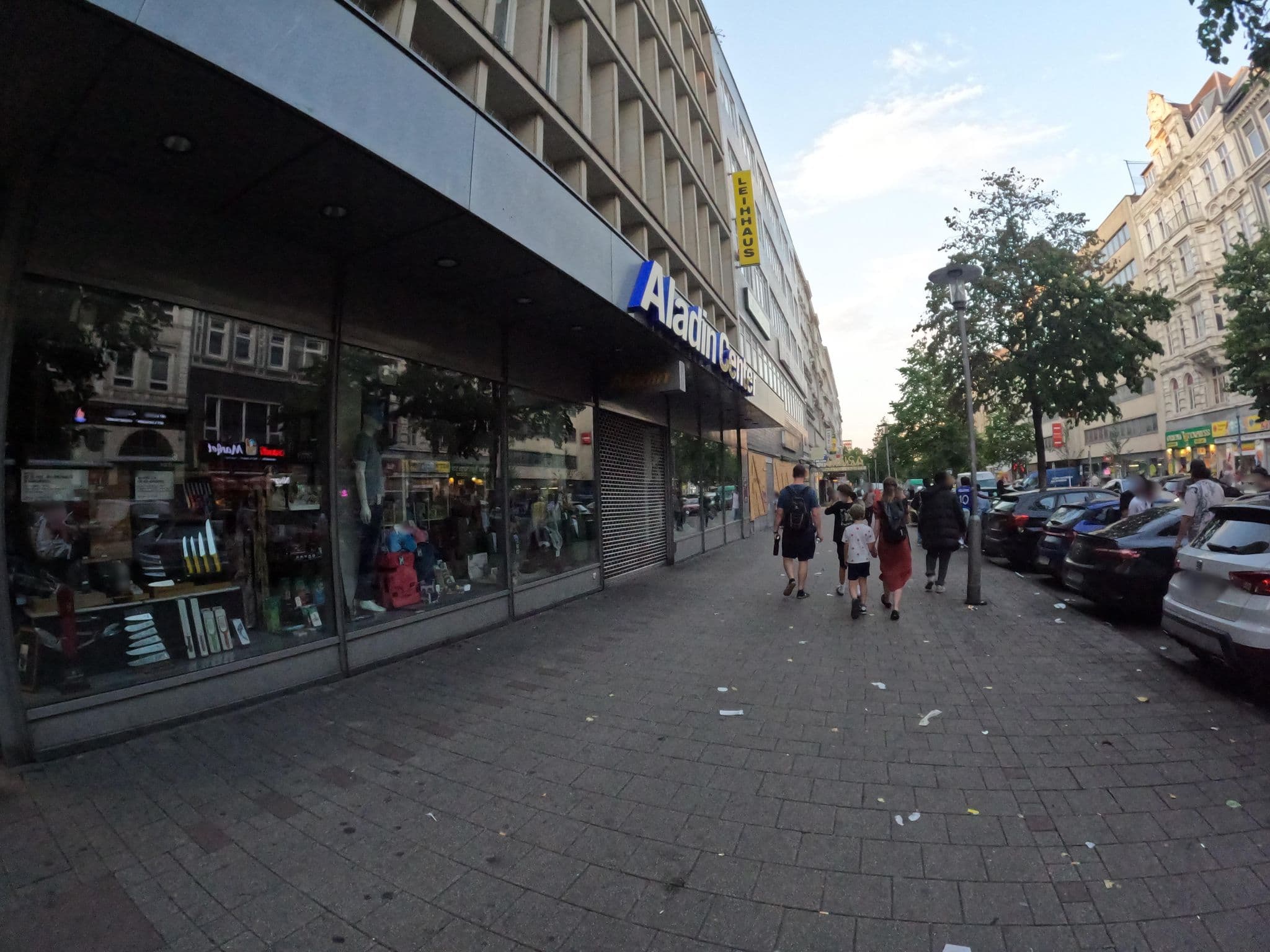 Street view near Check-In Hamburg, St. Georg — © fod (CC BY-SA · Mapillary)