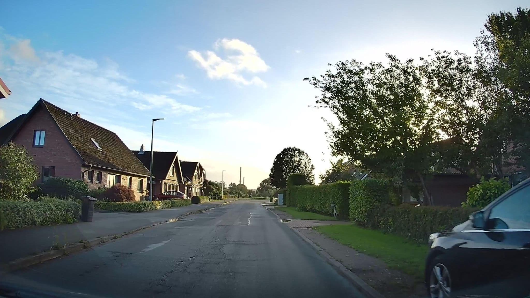 Street view near Ferienwohnungen direkt am Wasser, Glückstadt — © hendel (CC BY-SA · Mapillary)