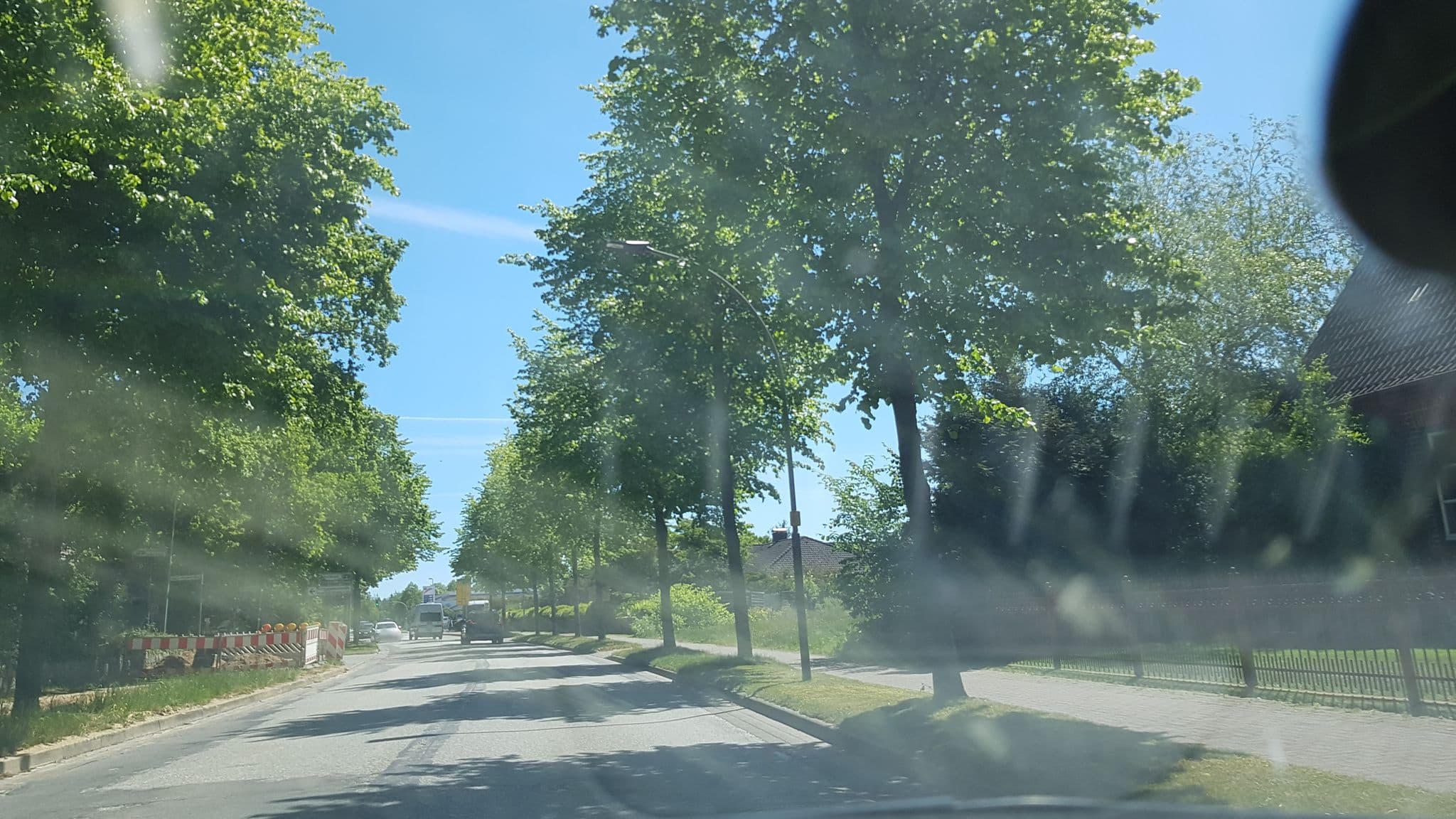 Street view near Ferienhausvermietung Stapelfeldt, Leck — © elgaard (CC BY-SA · Mapillary)
