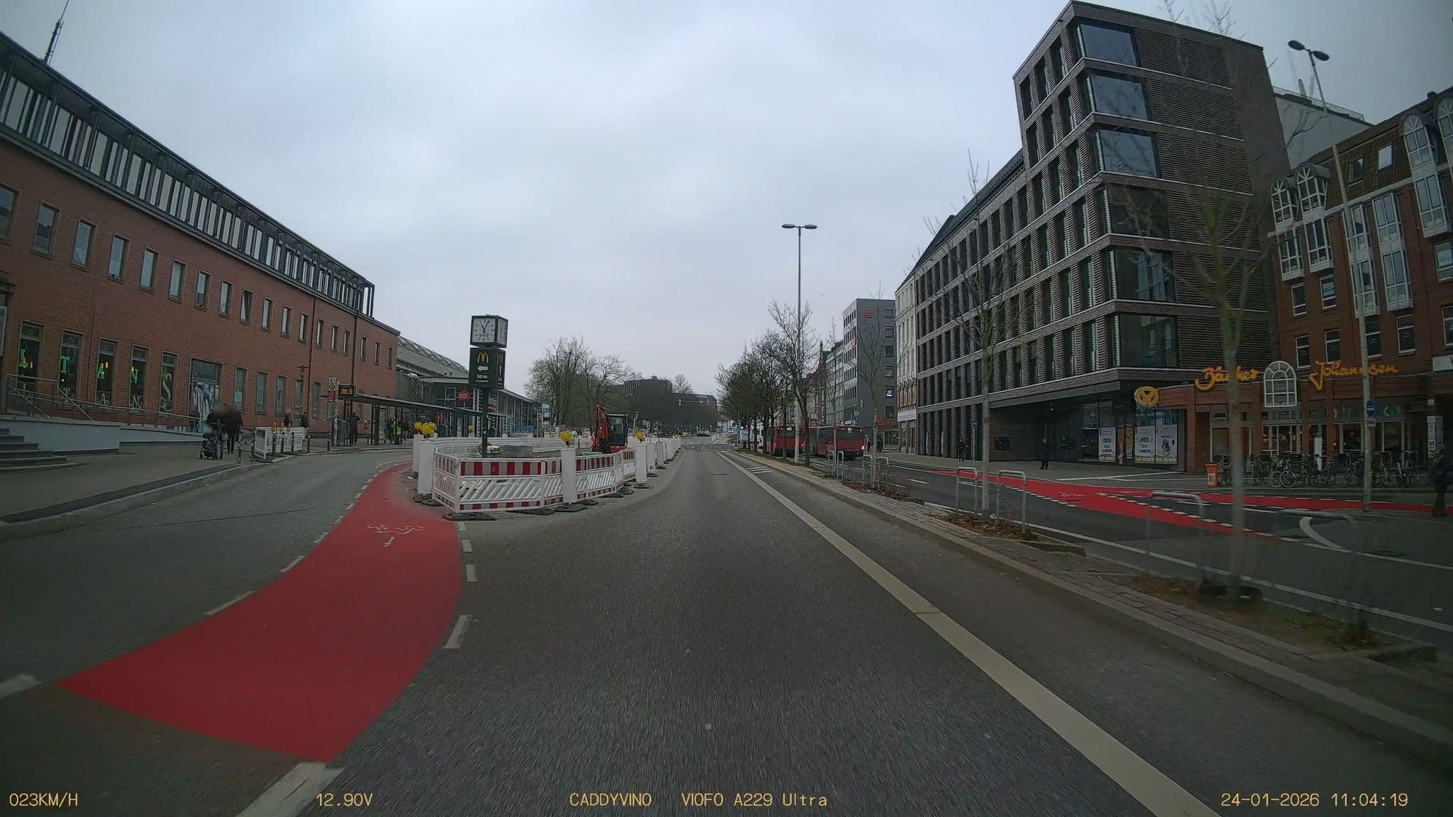 Street view near HotelBerlinerHof, Kiel — © DruideBizeps (CC BY-SA · Mapillary)