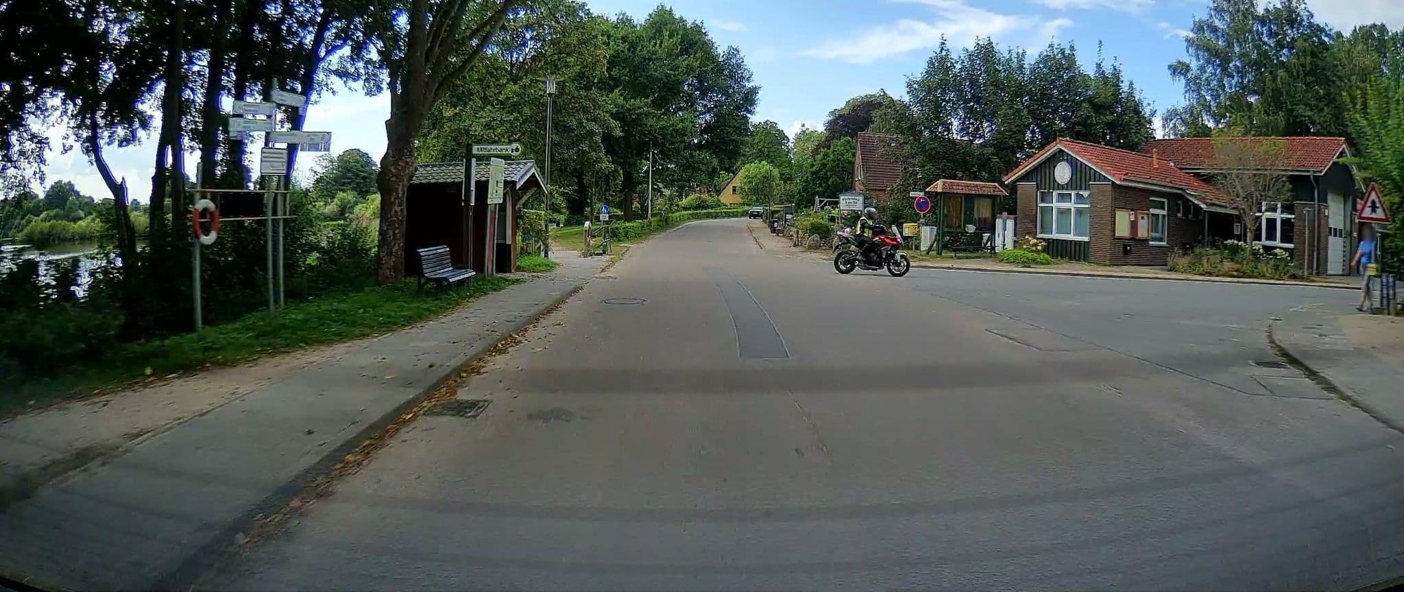 Street view near Seeblick am Einfelder See, Bordesholm — © Friesmaker (CC BY-SA · Mapillary)