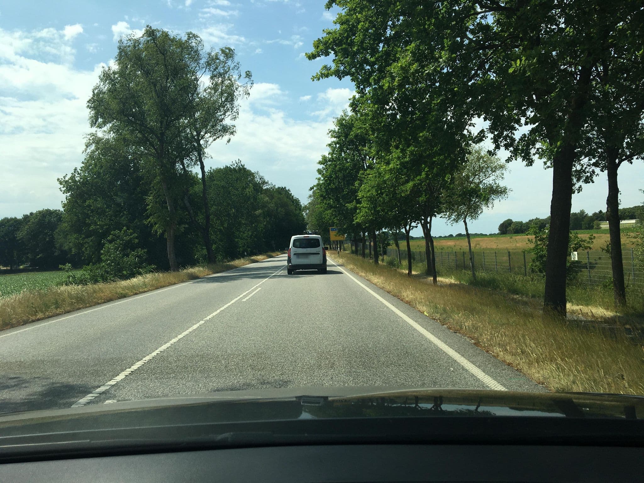 Street view near Gasthof Kröll, Hartenholm — © heetENkoel (CC BY-SA · Mapillary)