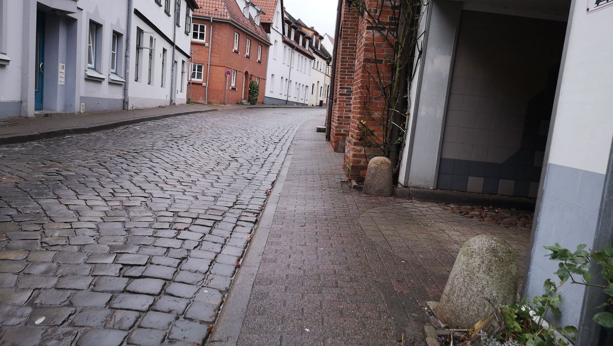 Street view near Gästehaus Altstadtzauber, Lüneburg — © rabeaed (CC BY-SA · Mapillary)