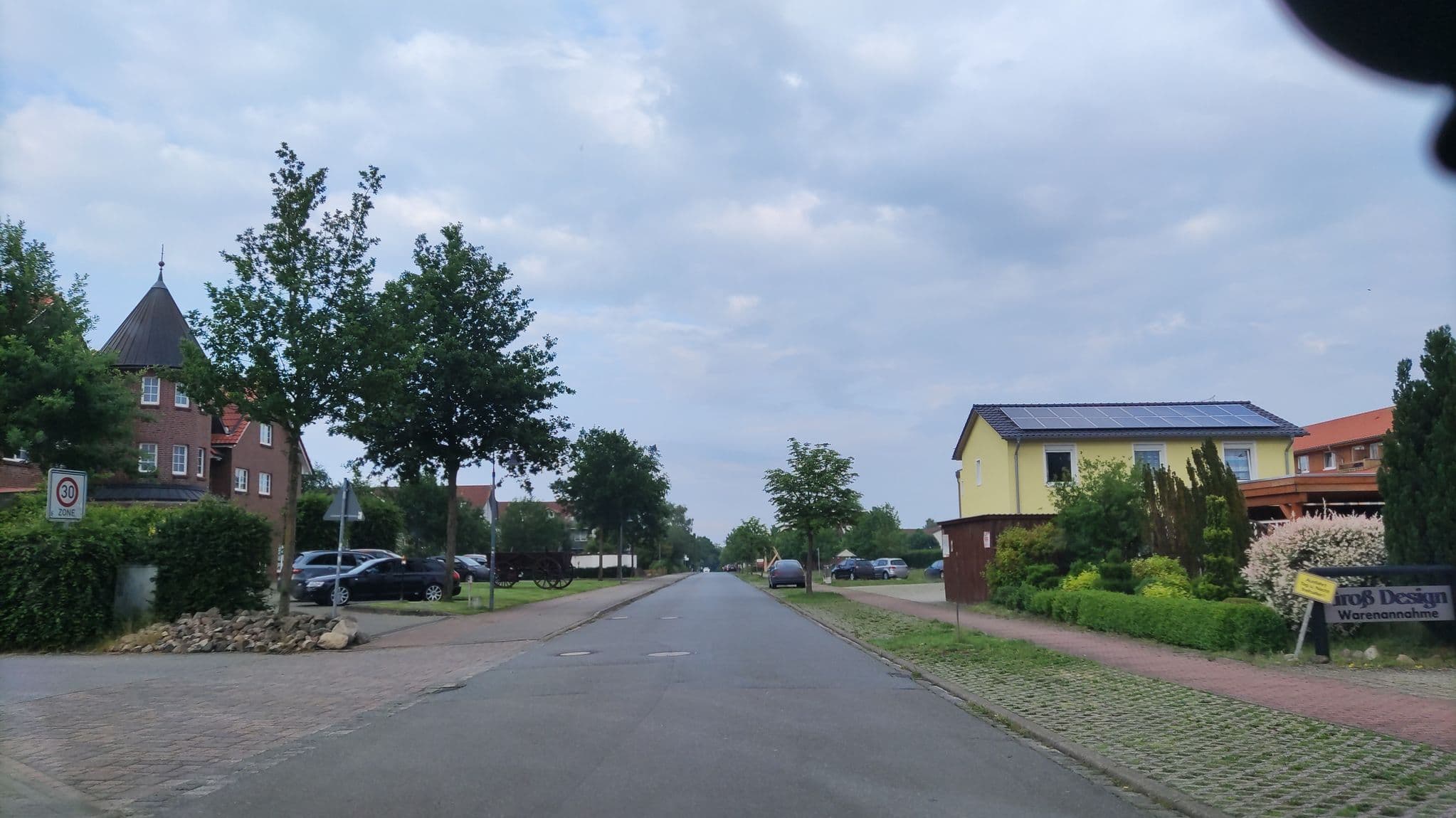 Street view near Hotel Calluna Nova, Suderburg — © hotteliene (CC BY-SA · Mapillary)