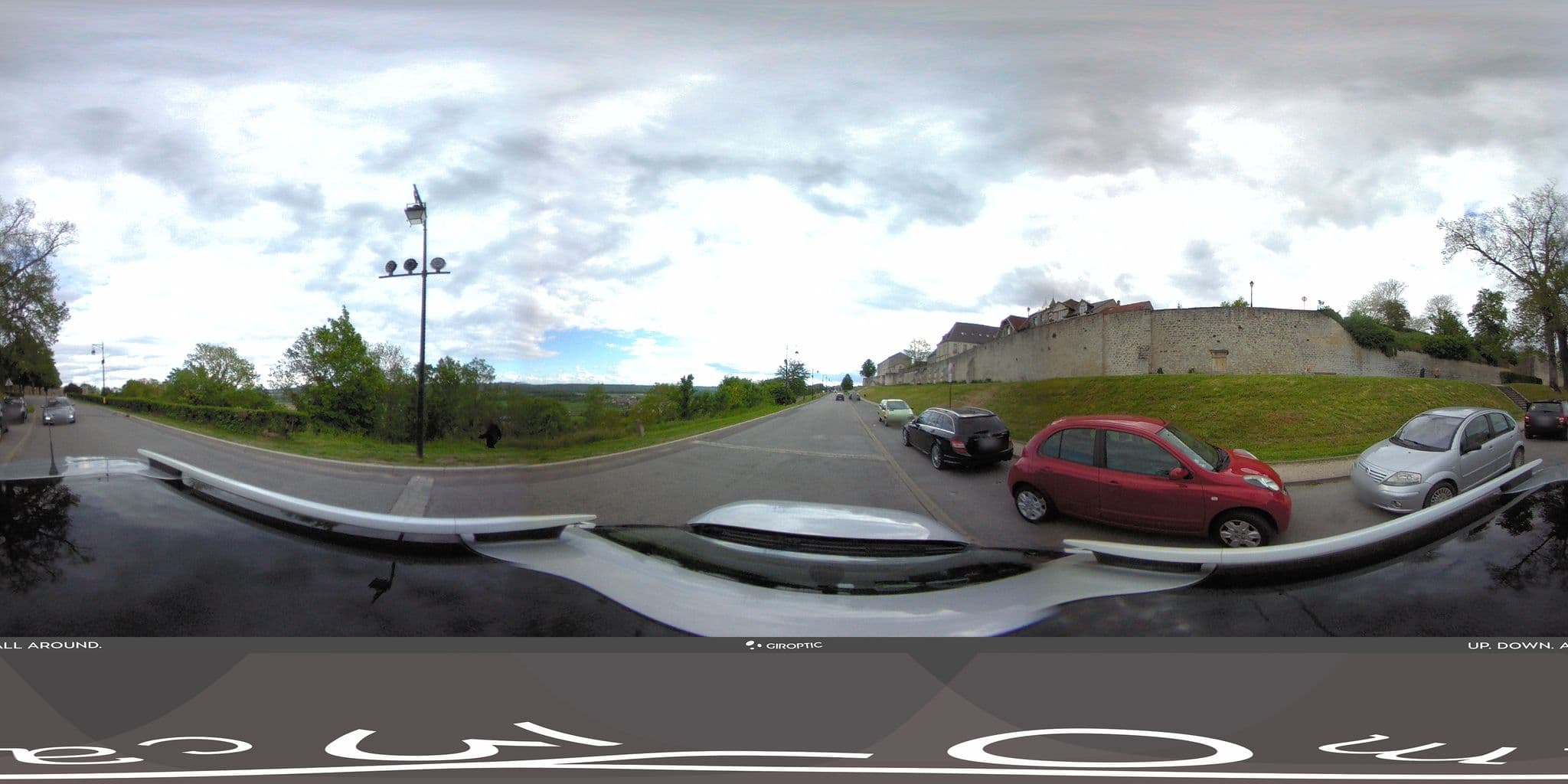Street view near Laon upper town RV stopover, Laon — © kobold (CC BY-SA · Mapillary)