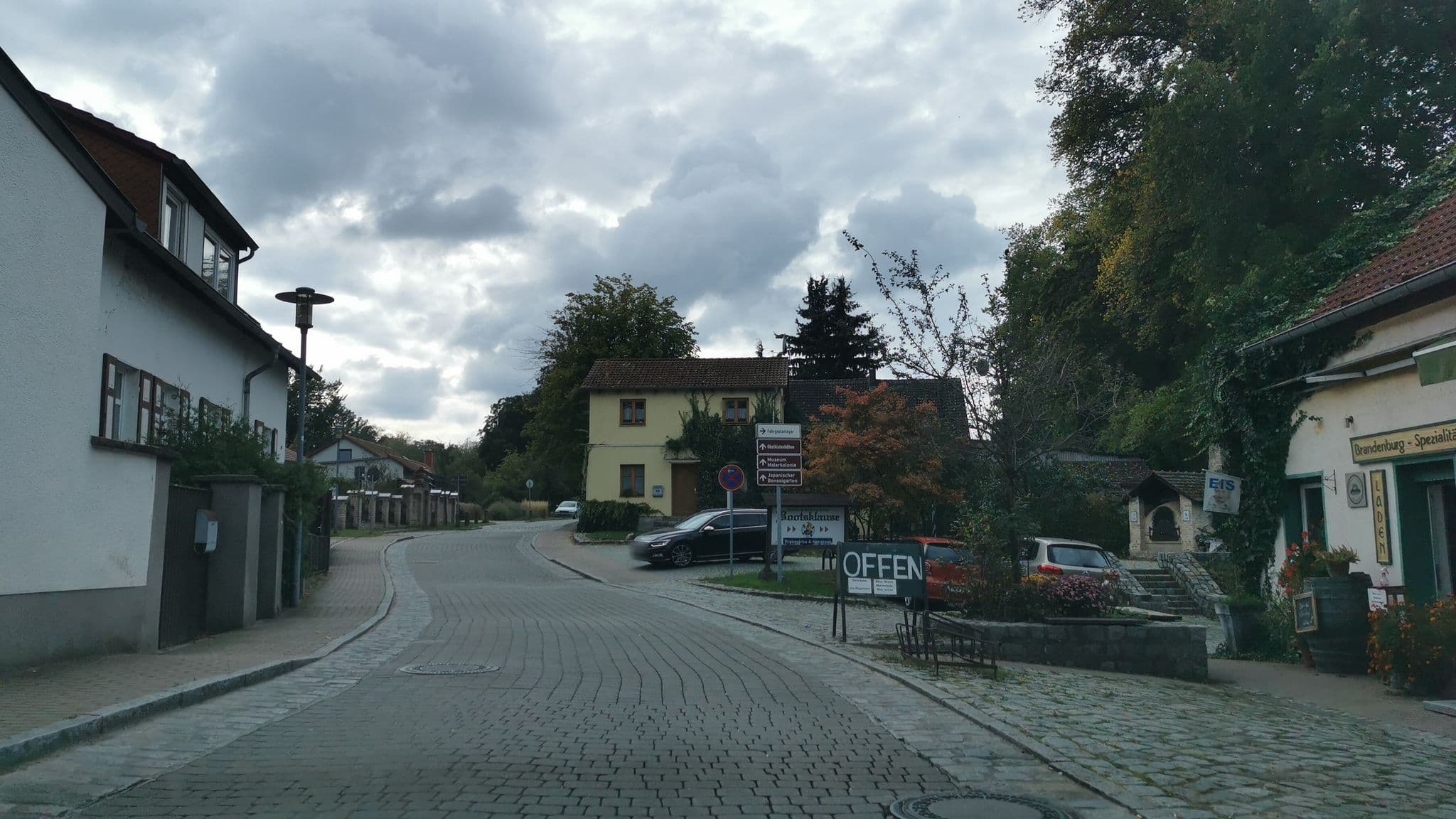 Street view near Zimmer am Schwielowsee, Fichtenwalde — © imjeremy (CC BY-SA · Mapillary)