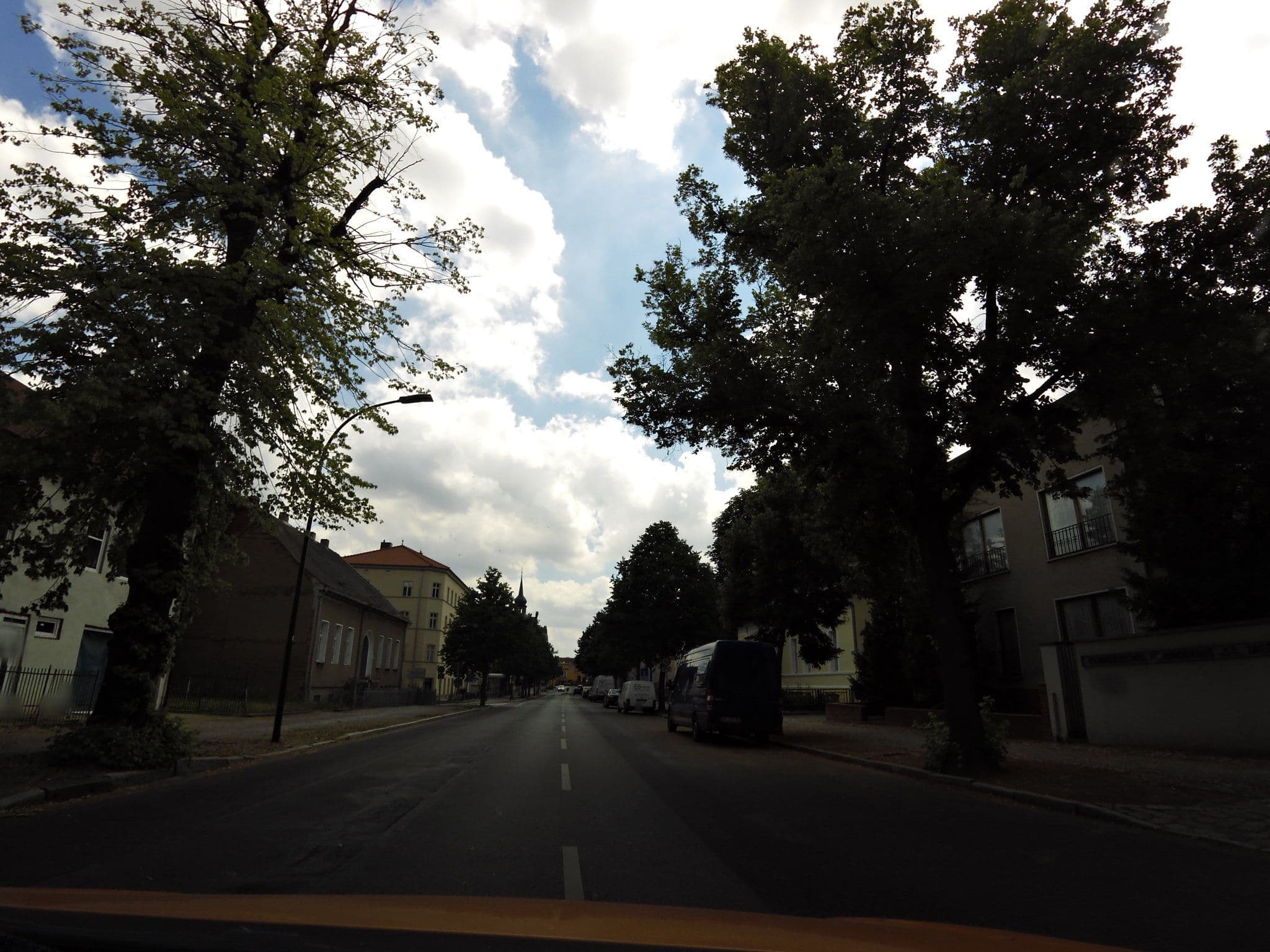 Street view near Pension Unbescheidt, Nauen — © moenk (CC BY-SA · Mapillary)