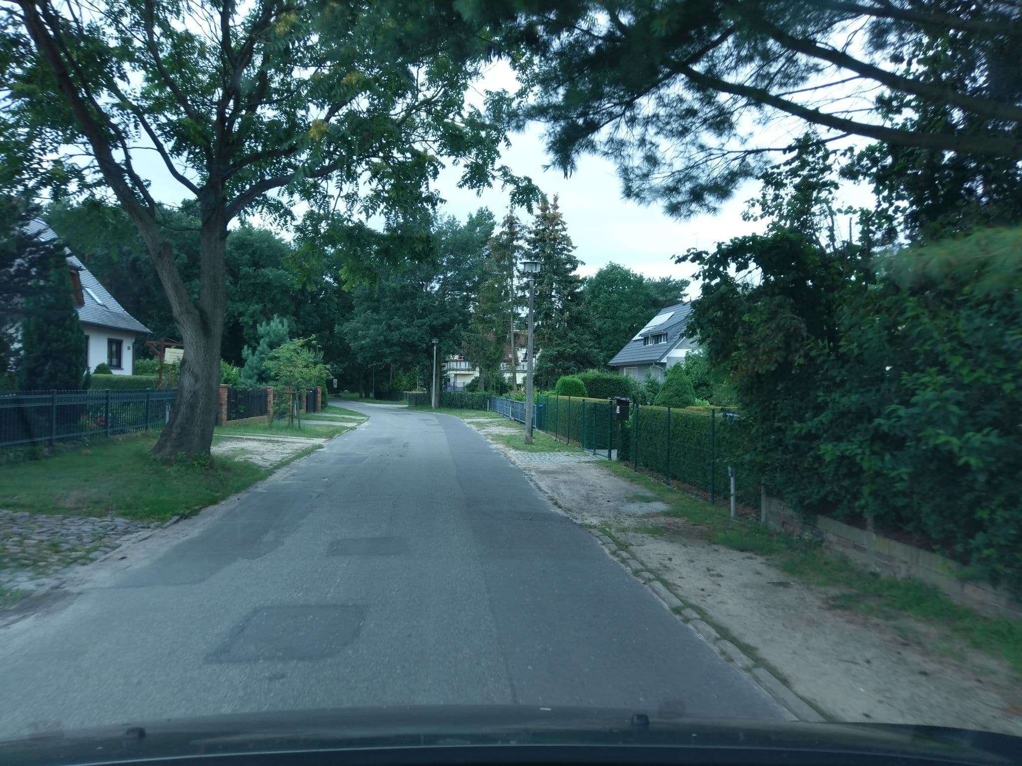 Street view near Pension Marlies Wothke Inh. Marlies Bojar, Stahnsdorf — © bufonto (CC BY-SA · Mapillary)