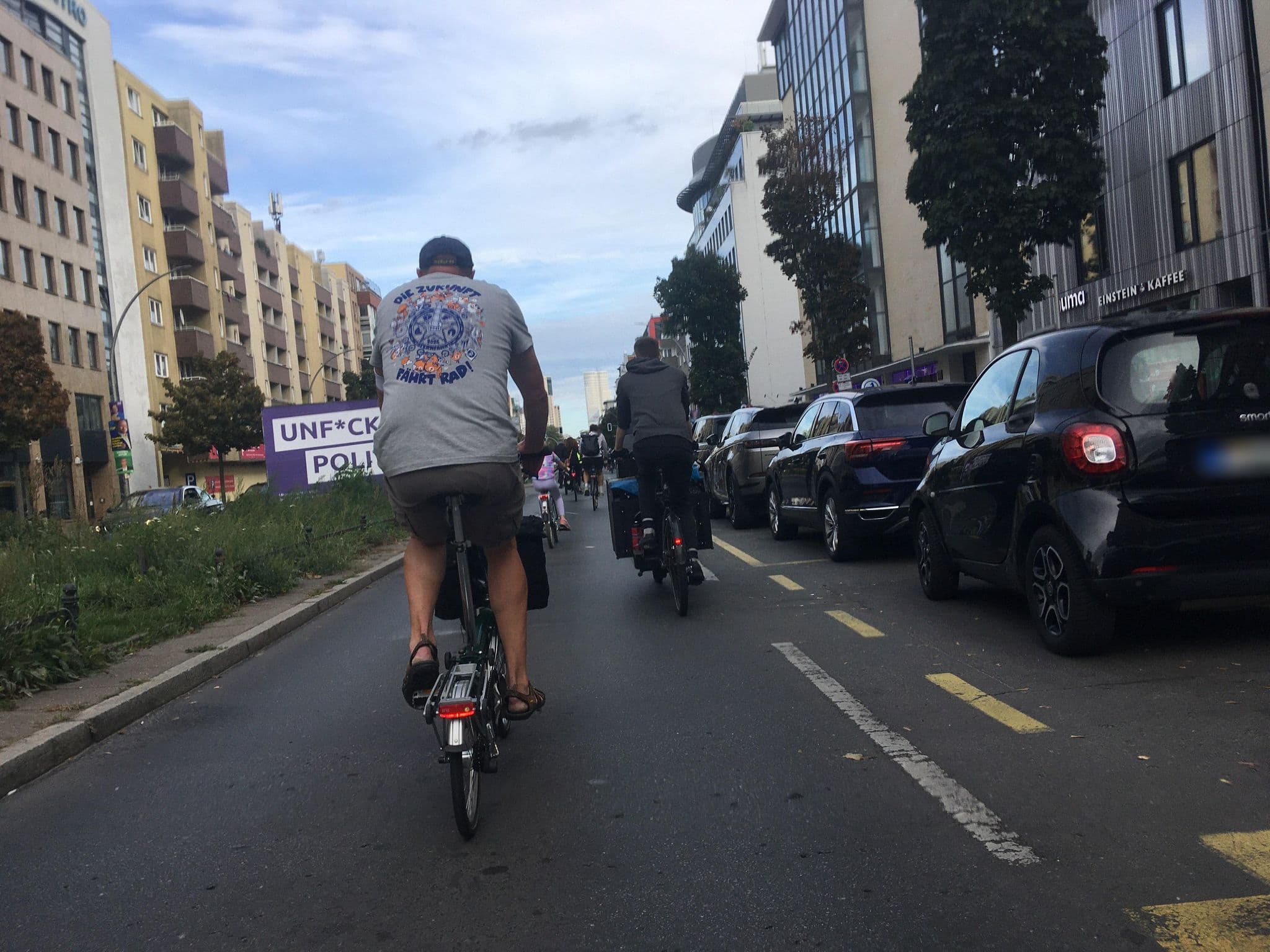 Street view near Numa Savi Rooms & Apartments, Halensee — © carlheinz (CC BY-SA · Mapillary)