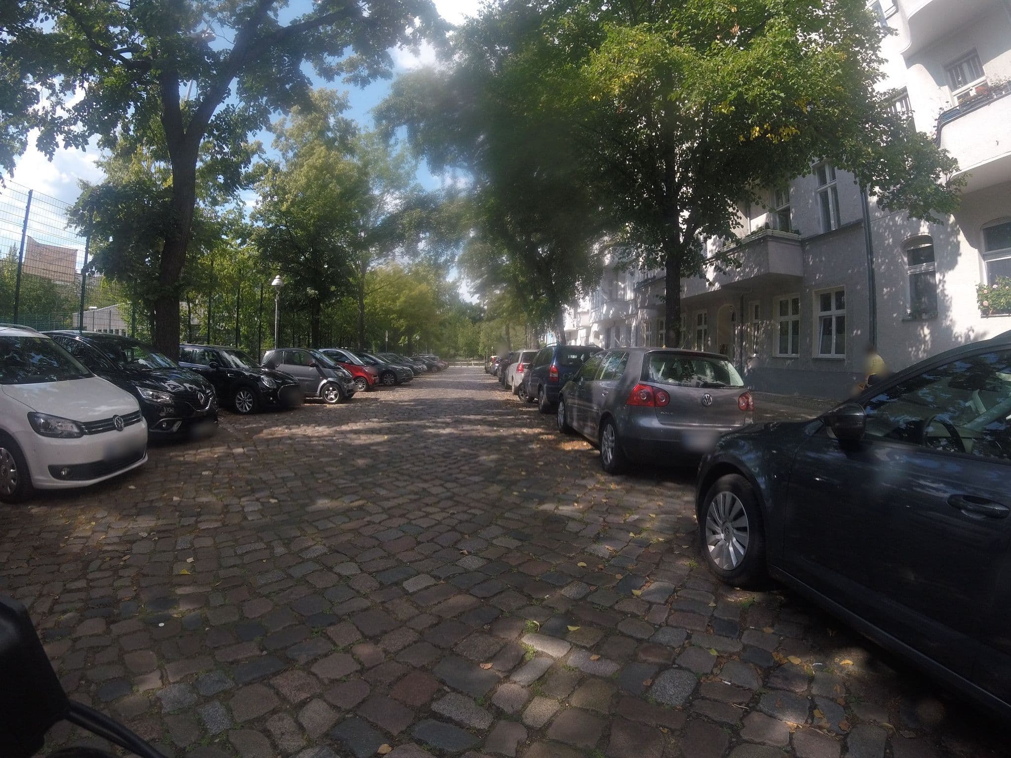 Street view near Ferienwohnung, Charlottenburg — © macsico (CC BY-SA · Mapillary)