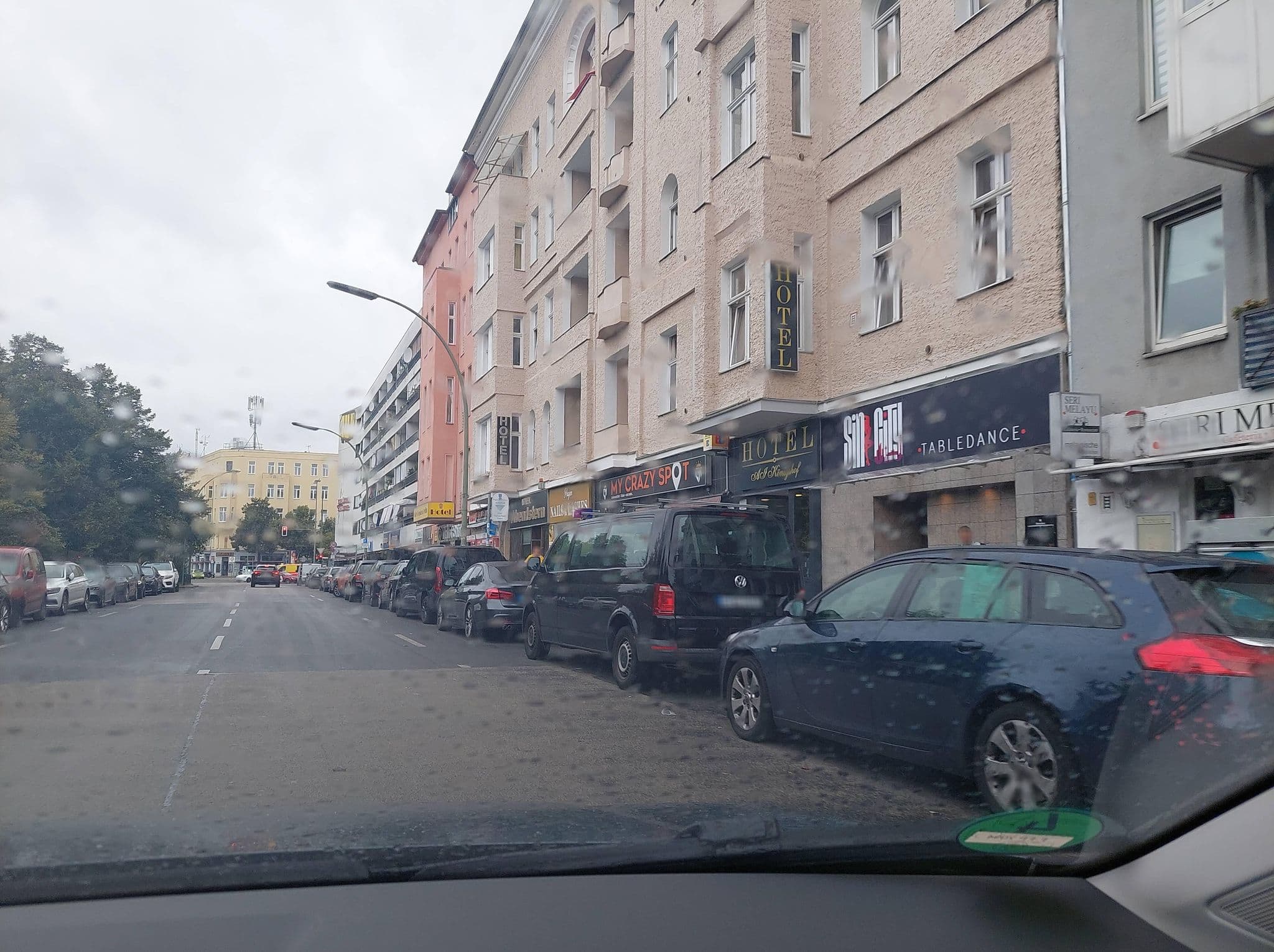Street view near A und I Königshof, Halensee — © DBSEV_SBB (CC BY-SA · Mapillary)