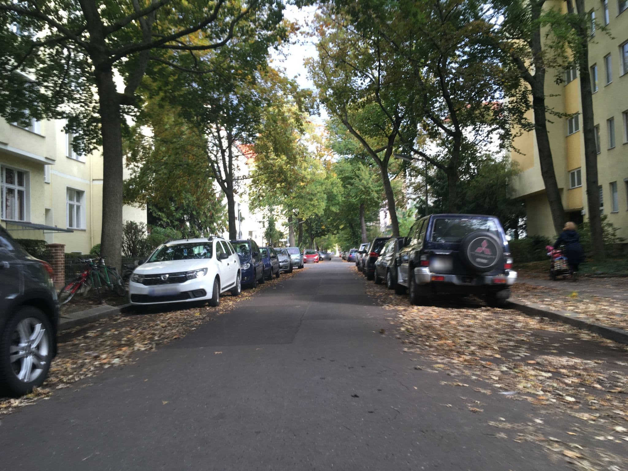 Street view near Ellens Bed & Breakfast, Friedenau — © eserte (CC BY-SA · Mapillary)