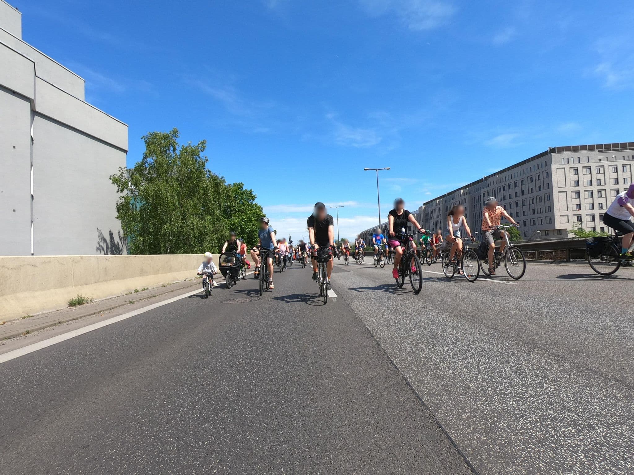 Street view near Centro Hotel GmbH, Friedenau — © carlheinz (CC BY-SA · Mapillary)
