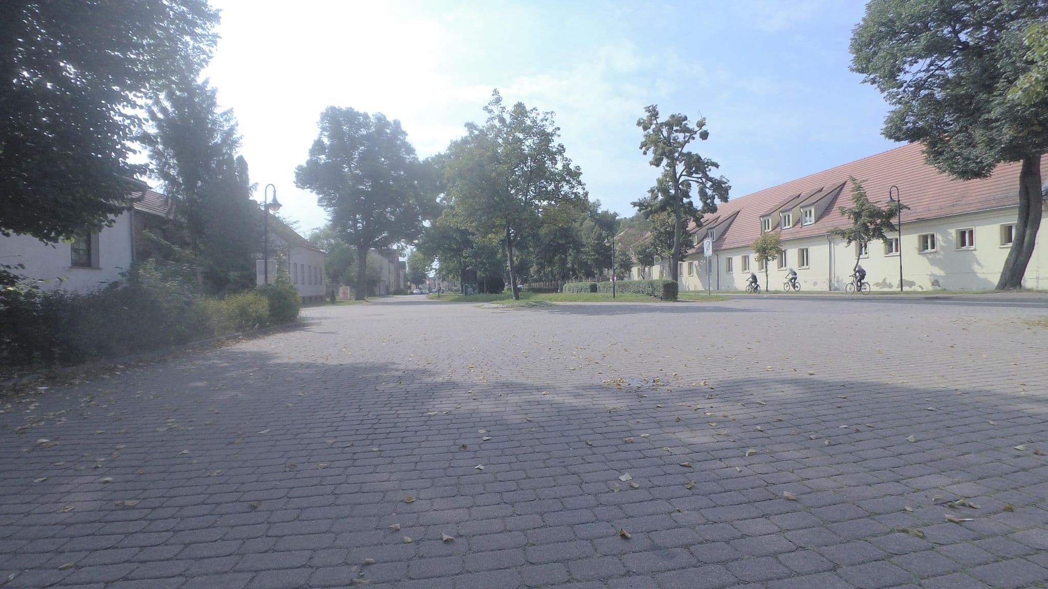 Street view near Zum Grünen Baum, Rangsdorf — © britiger (CC BY-SA · Mapillary)