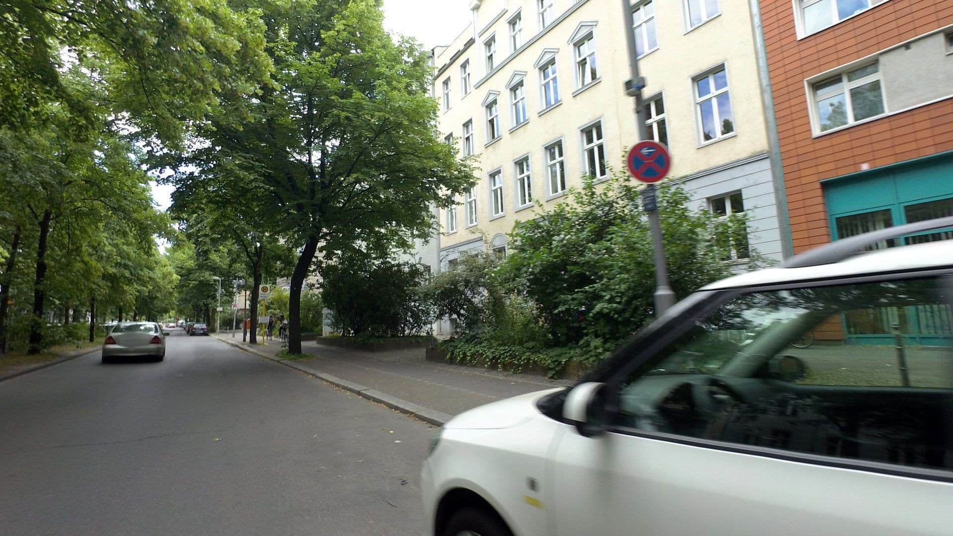 Street view near Limehome Berlin Stresemannstr., Kreuzberg — © moenk (CC BY-SA · Mapillary)