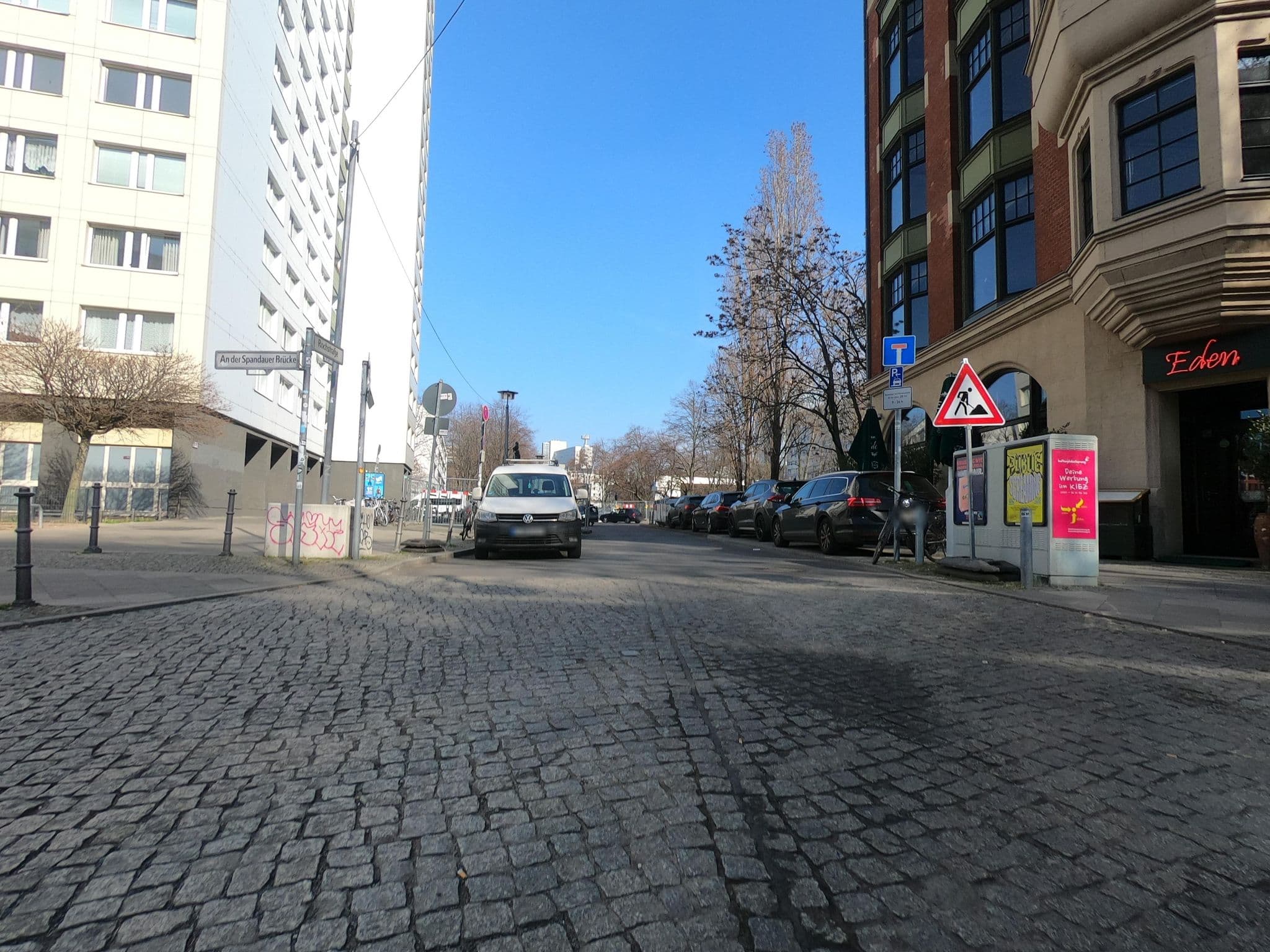 Street view near Studios am Alexanderplatz, Mitte — © carlheinz (CC BY-SA · Mapillary)