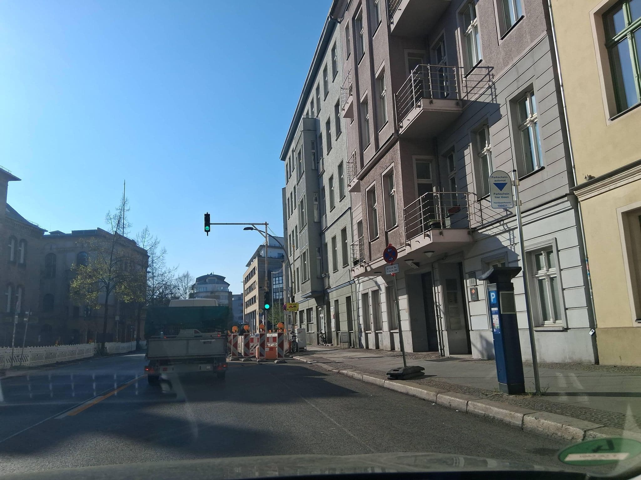 Street view near Mikon Eastgate Hotel, Tiergarten — © DBSEV_SBB (CC BY-SA · Mapillary)