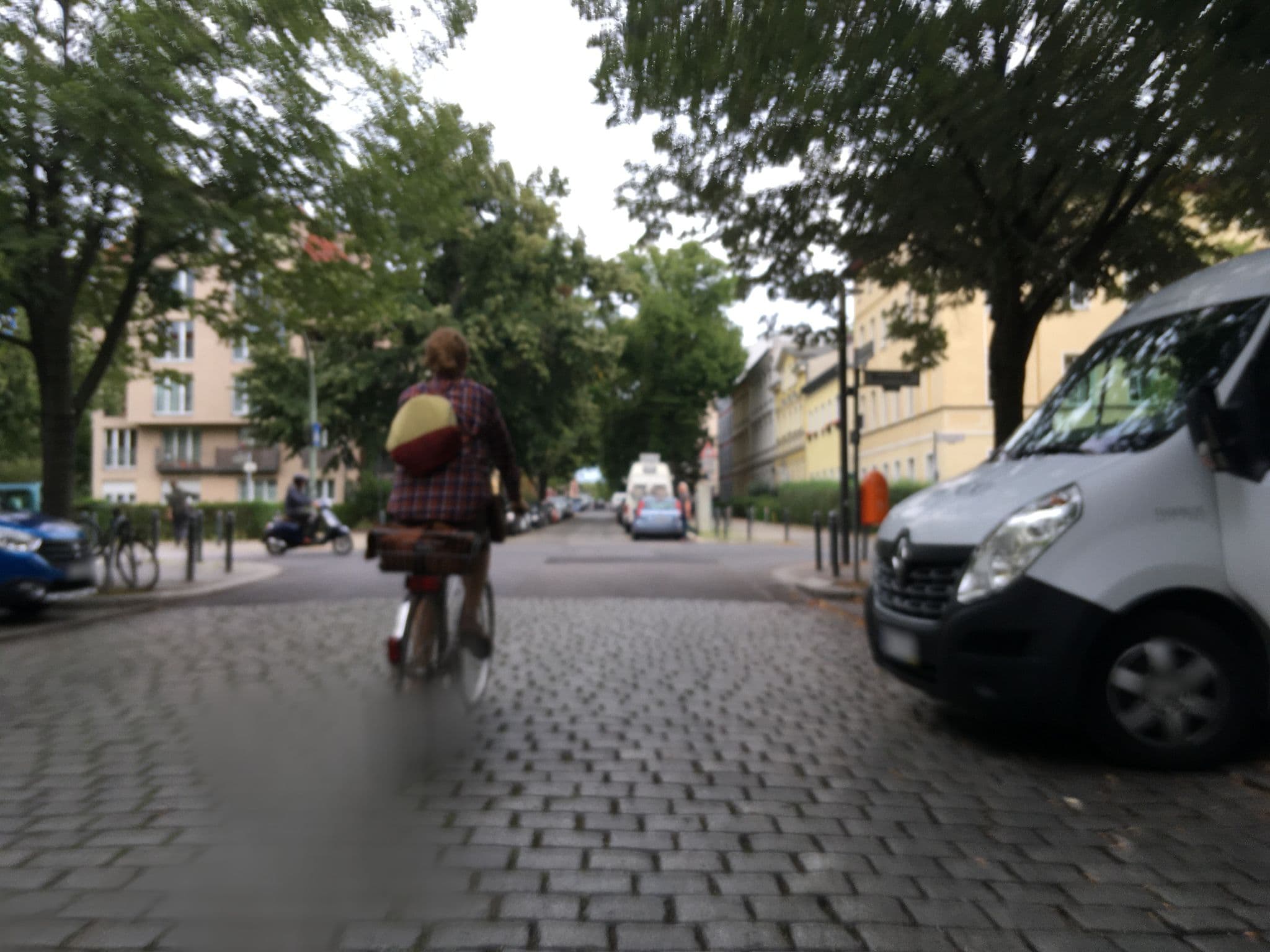 Street view near Nice City Apartment, Weißensee — © eserte (CC BY-SA · Mapillary)