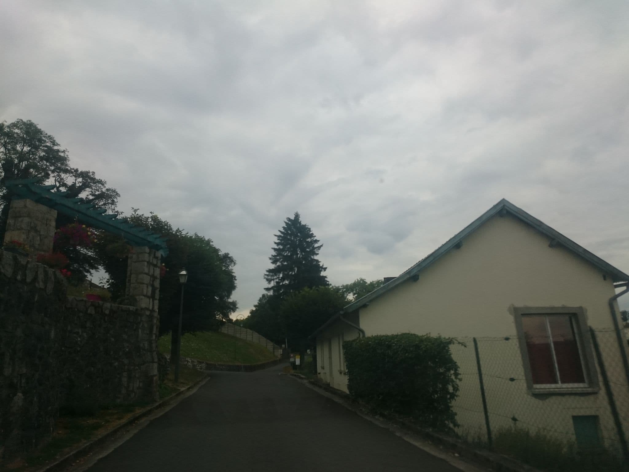 Street view near Le Pradel, Laroquebrou — © dhuyp (CC BY-SA · Mapillary)