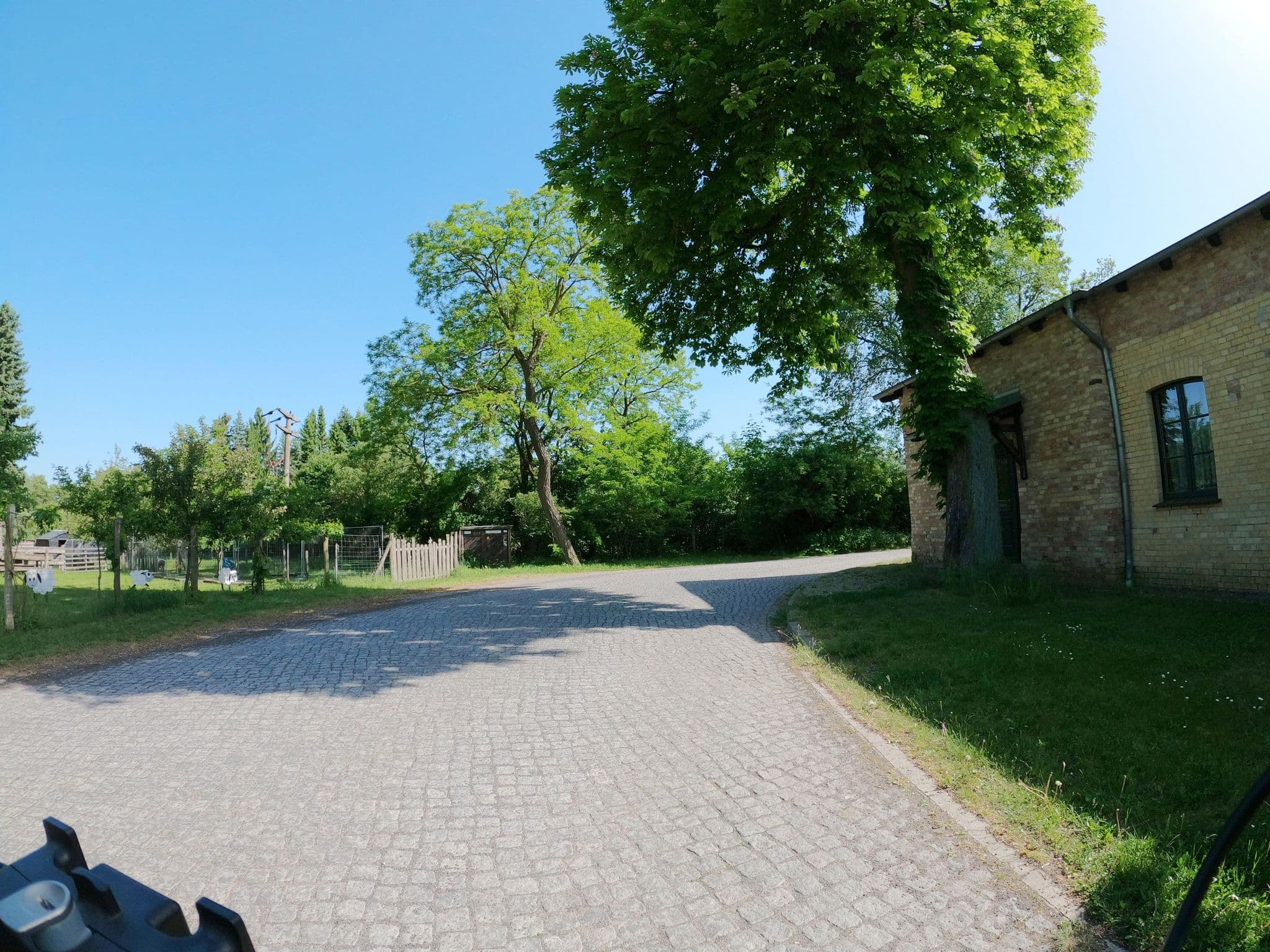 Street view near Christoph Rösler, Waldsieversdorf — © macsico (CC BY-SA · Mapillary)