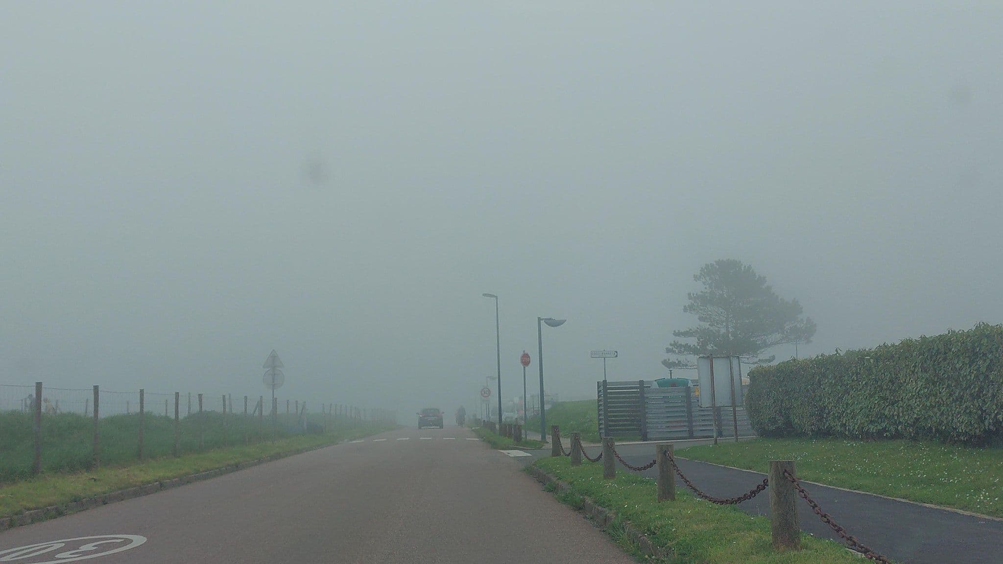 Street view near Aire de Services Camping-Cars du Funiculaire Le Treport (petite aire), Le Tréport — © didier2020 (CC BY-SA · Mapillary)
