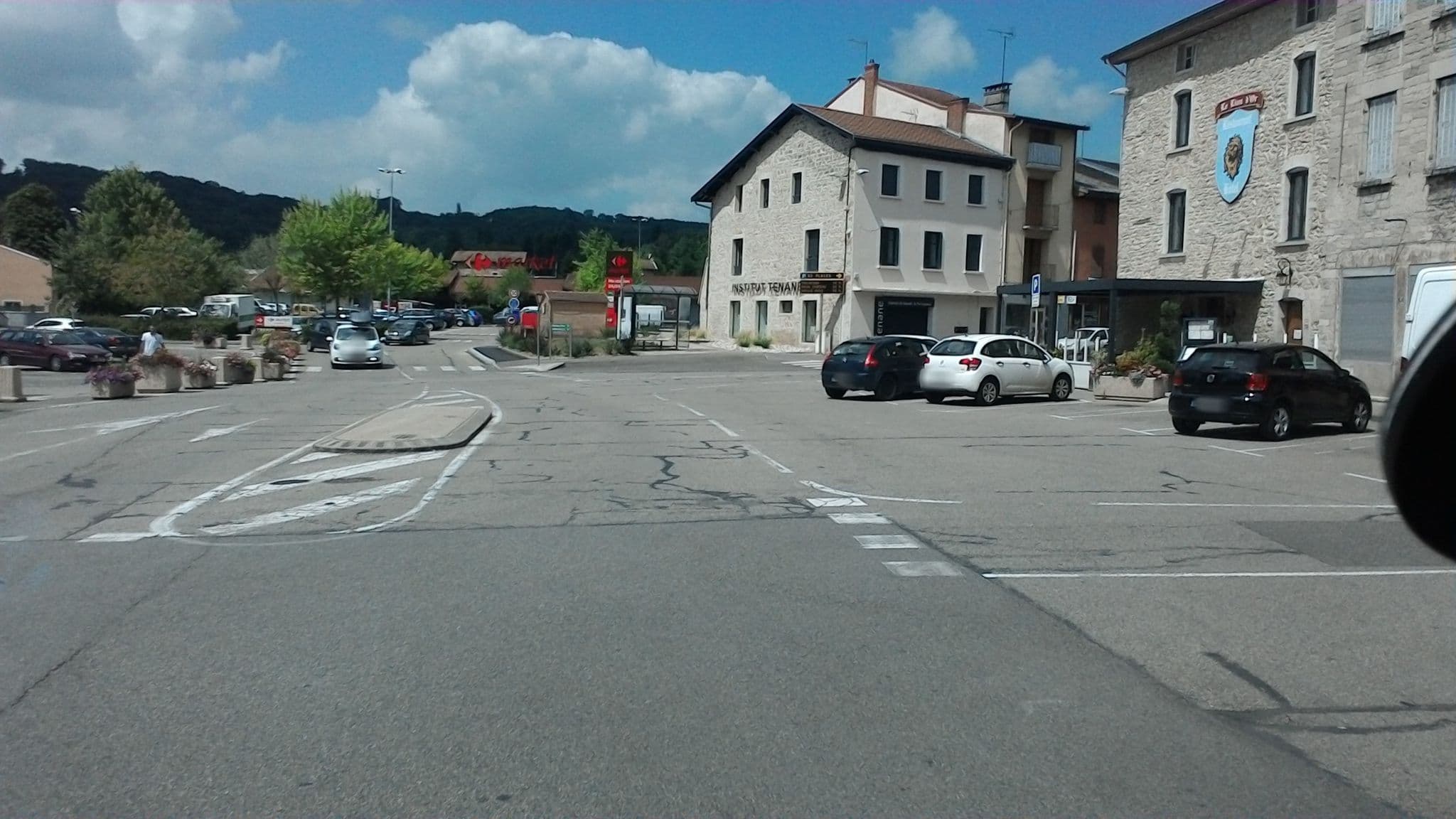 Street view near Le Lion d'Or, Lagnieu — © mprins (CC BY-SA · Mapillary)