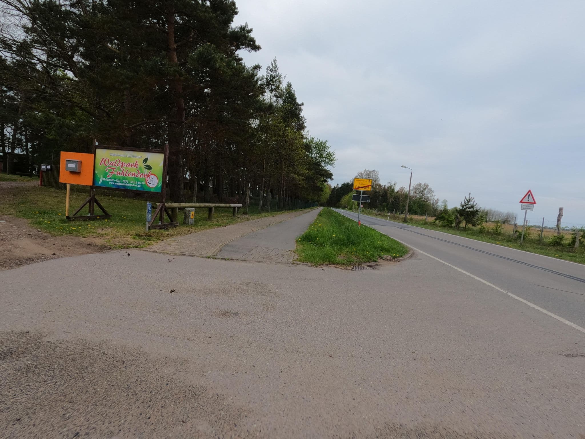 Street view near Bungalowvermietung Am Vogelberg, Born — © hektor1989 (CC BY-SA · Mapillary)