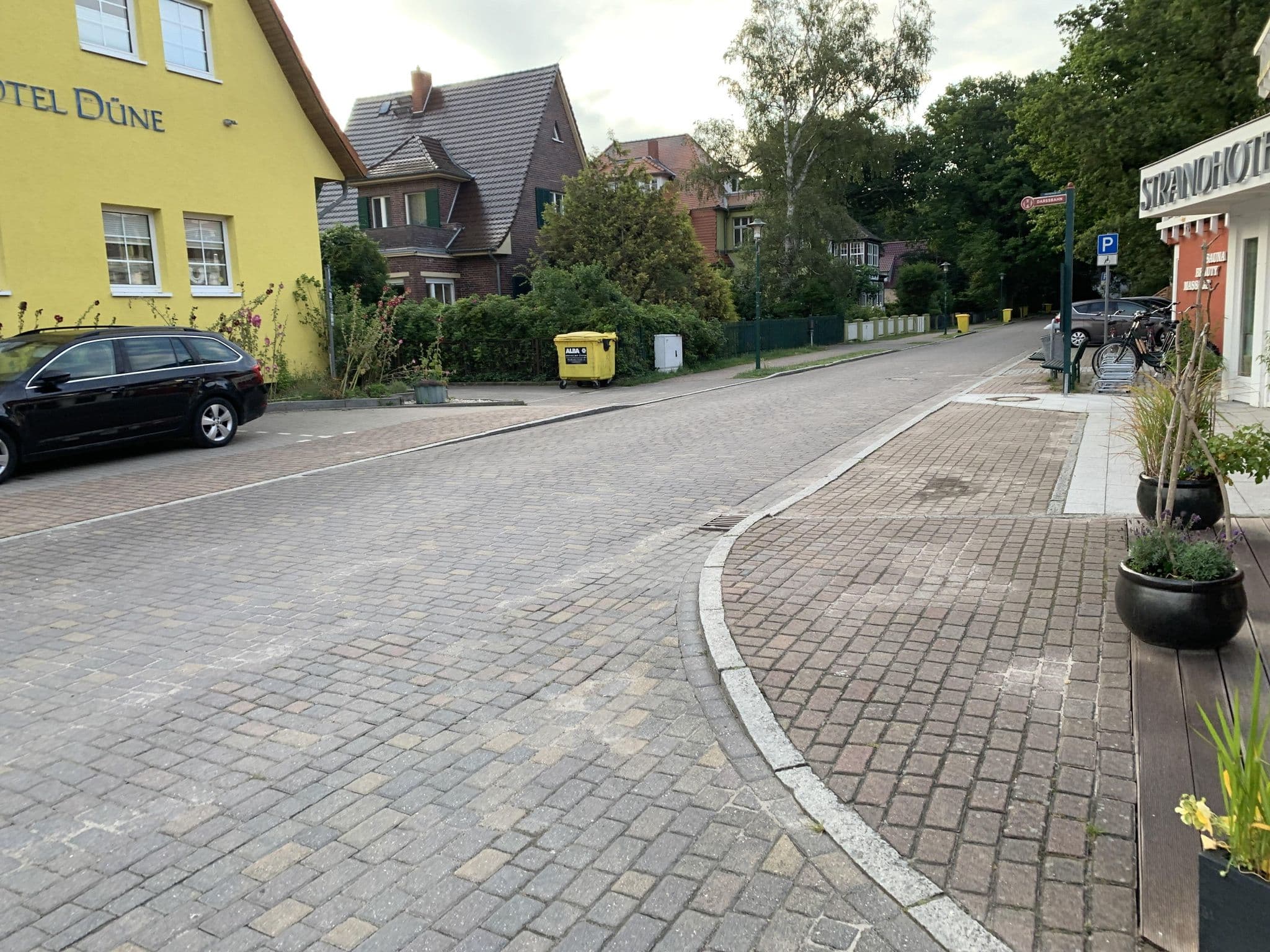 Street view near HDB - Hotel Deichgraf Hotel, Seeheilbad Graal-Müritz — © hasienda (CC BY-SA · Mapillary)