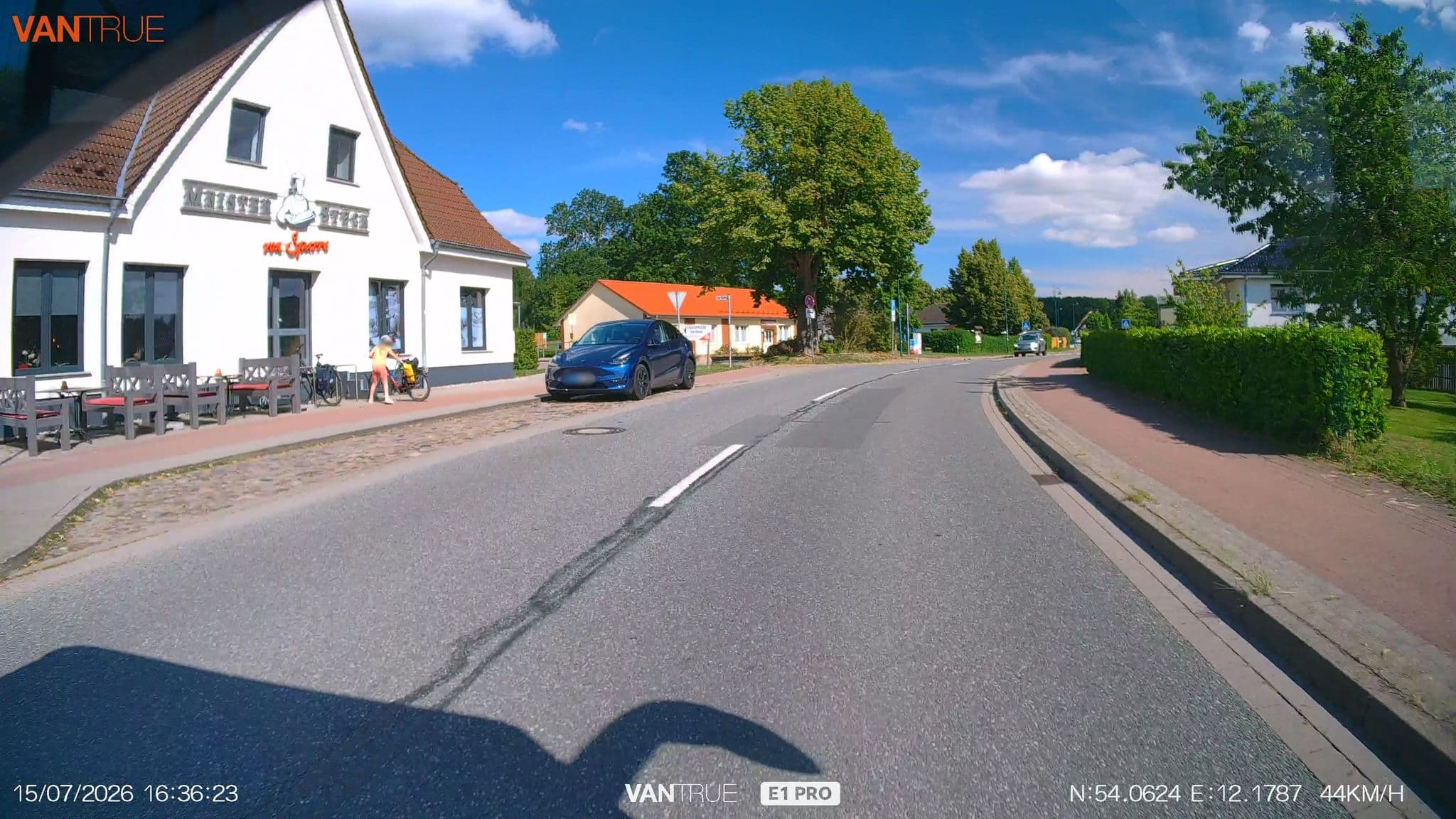 Street view near Pension zur Eiche, Roggentin — © LordOslo (CC BY-SA · Mapillary)