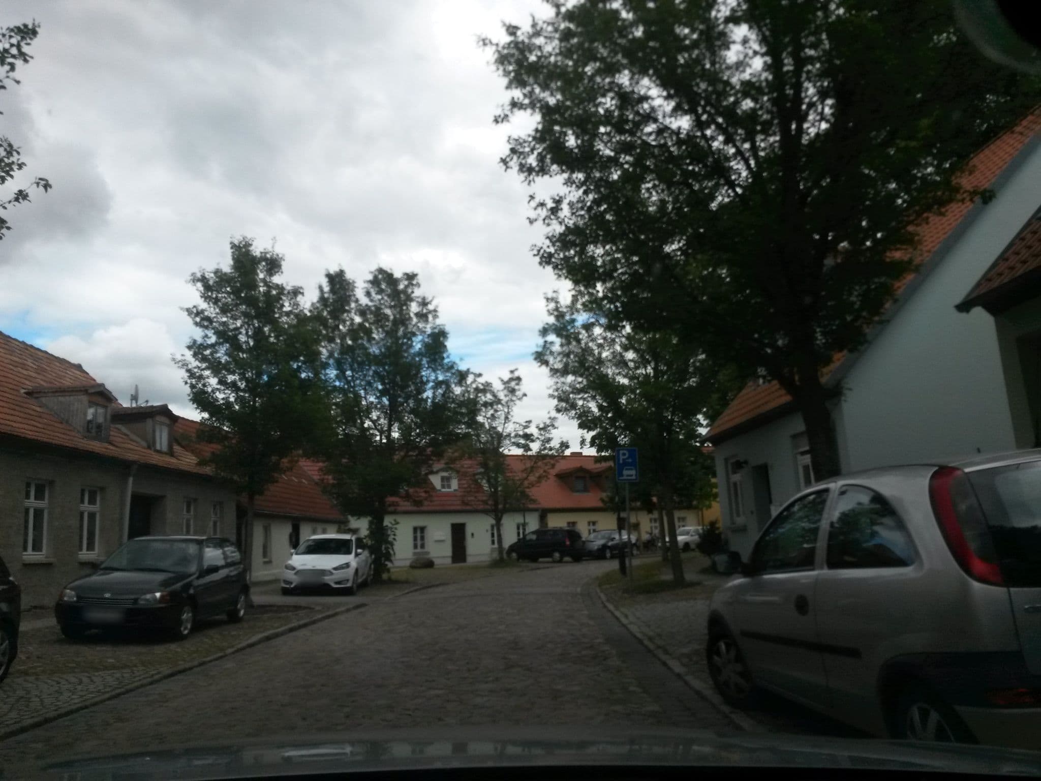 Street view near Ferienwohnung Kratzat, Angermünde — © rausk (CC BY-SA · Mapillary)